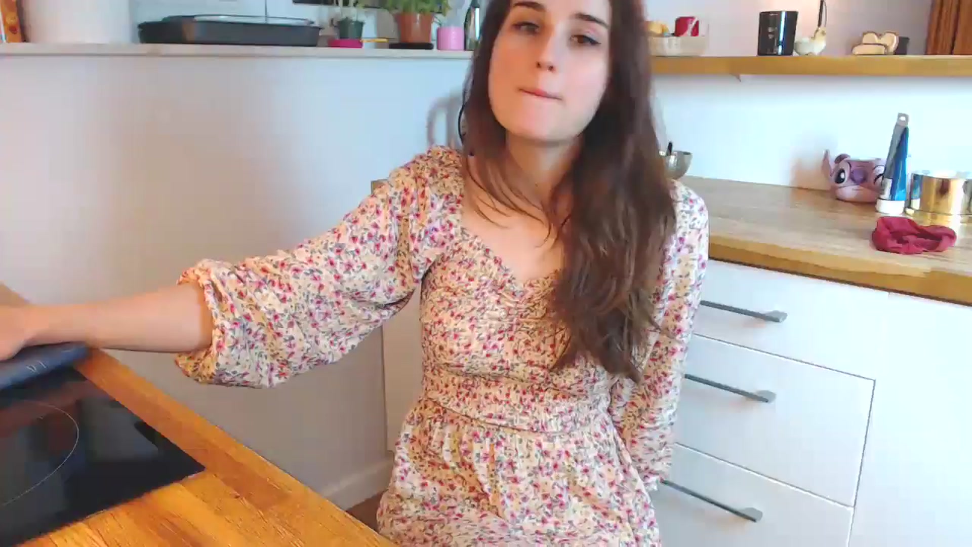 Gallery image thumbnail from YoungLilMary's myfreecams stream on, 05/02/2024, 23:42 image 8 of 20