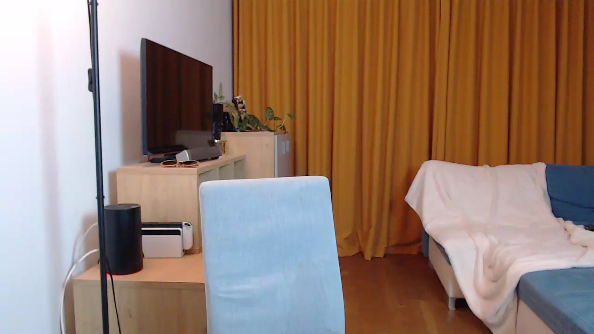 Gallery image thumbnail from YoungLilMary's myfreecams stream on, 07/04/2024, 24:14 image 4 of 20