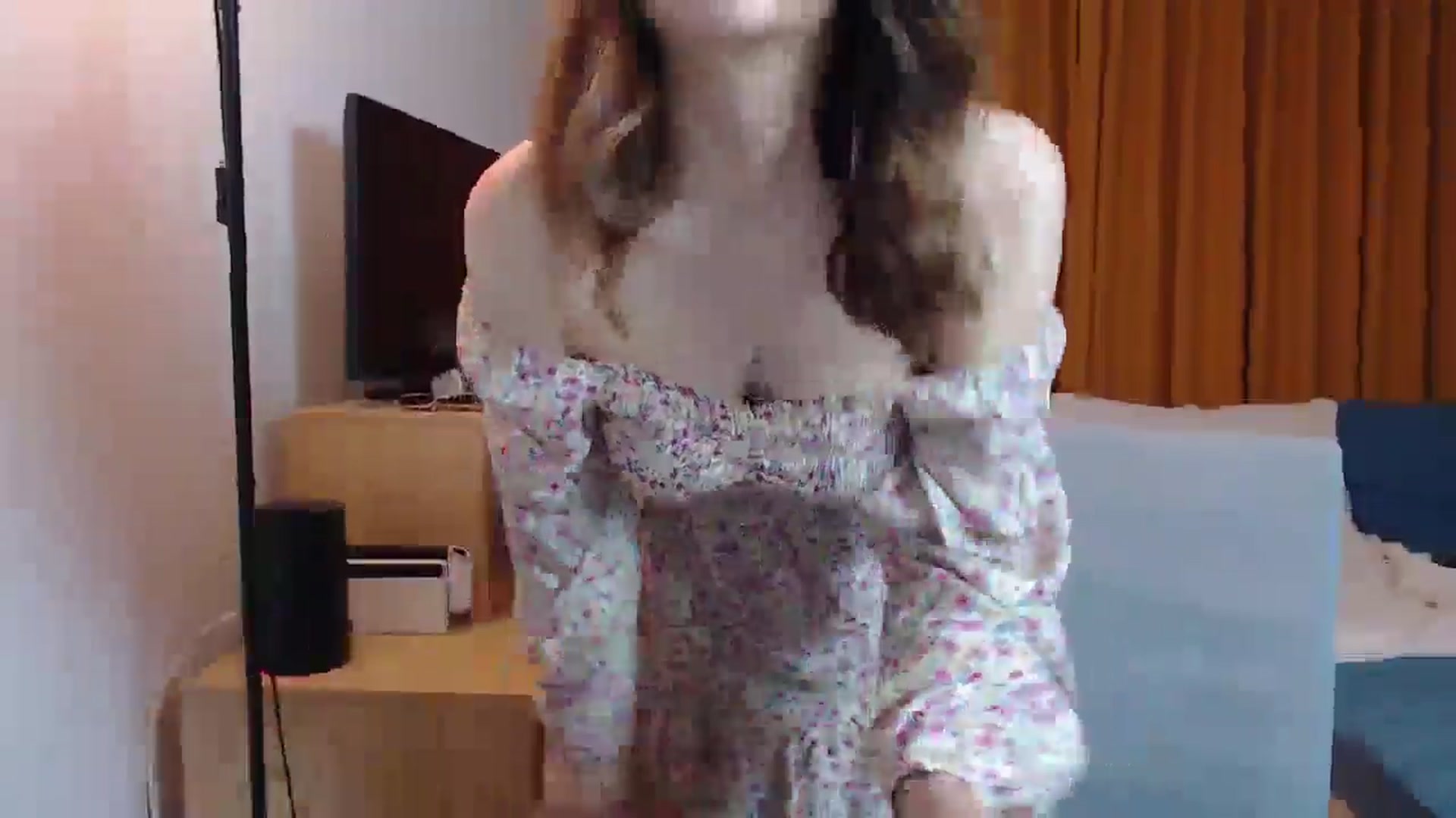 Gallery image thumbnail from YoungLilMary's myfreecams stream on, 07/04/2024, 24:14 image 12 of 20