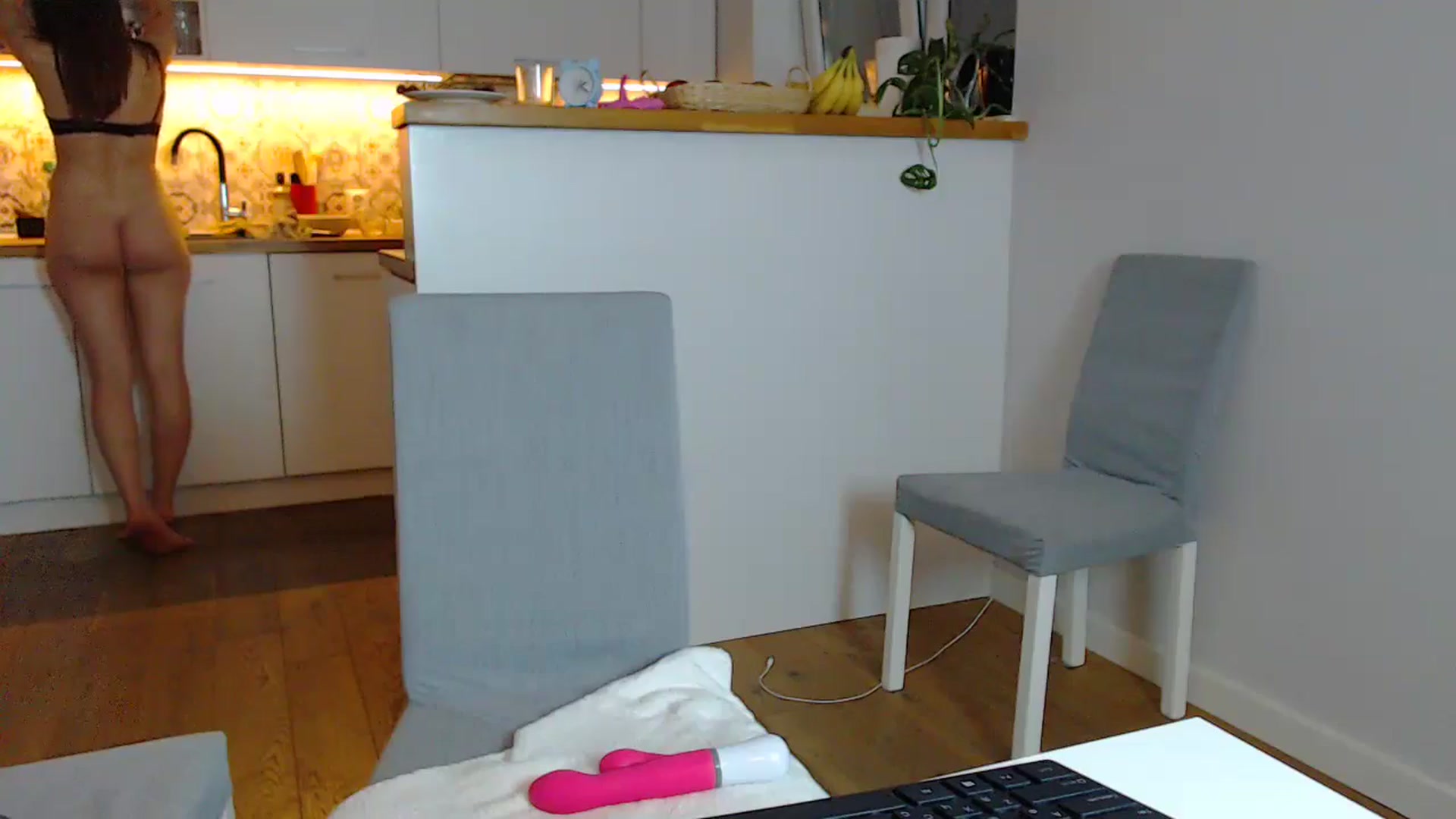 Gallery image thumbnail from YoungLilMary's myfreecams stream on, 07/24/2024, 24:25 image 18 of 20