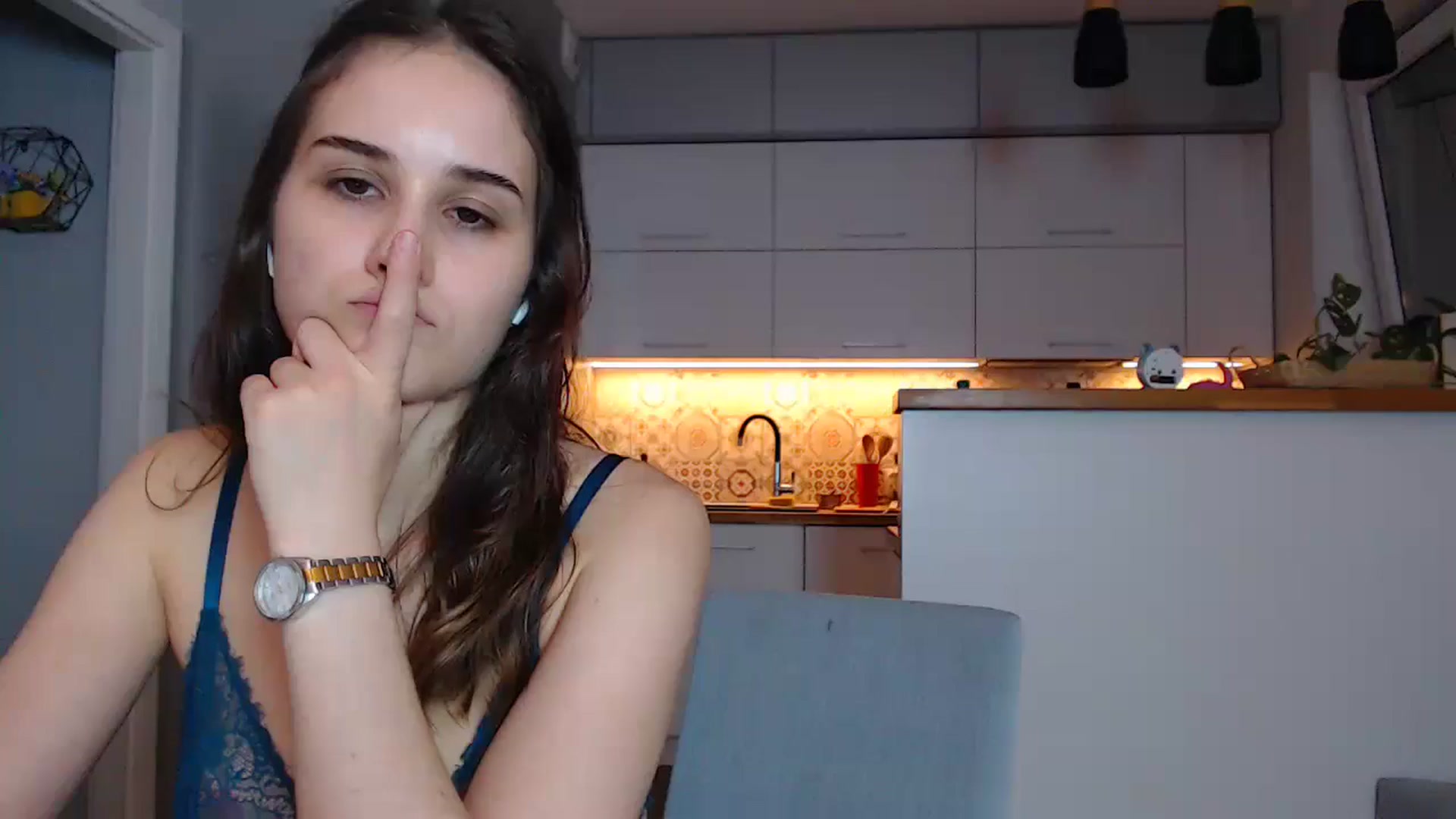 Gallery image thumbnail from YoungLilMary's myfreecams stream on, 08/08/2024, 02:00 image 1 of 20