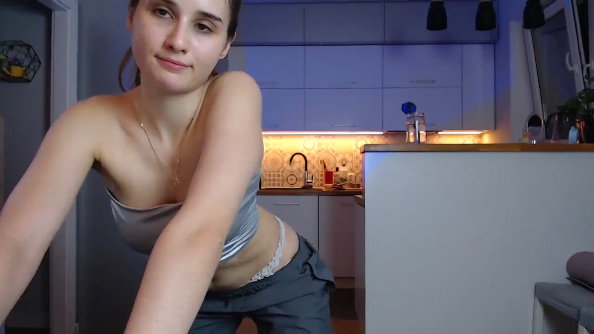 Gallery image thumbnail from YoungLilMary's myfreecams stream on, 09/11/2024, 23:22 image 18 of 20