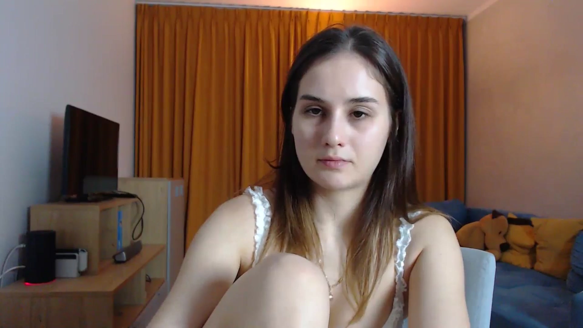 Gallery image thumbnail from YoungLilMary's myfreecams stream on, 10/06/2024, 01:22 image 16 of 20