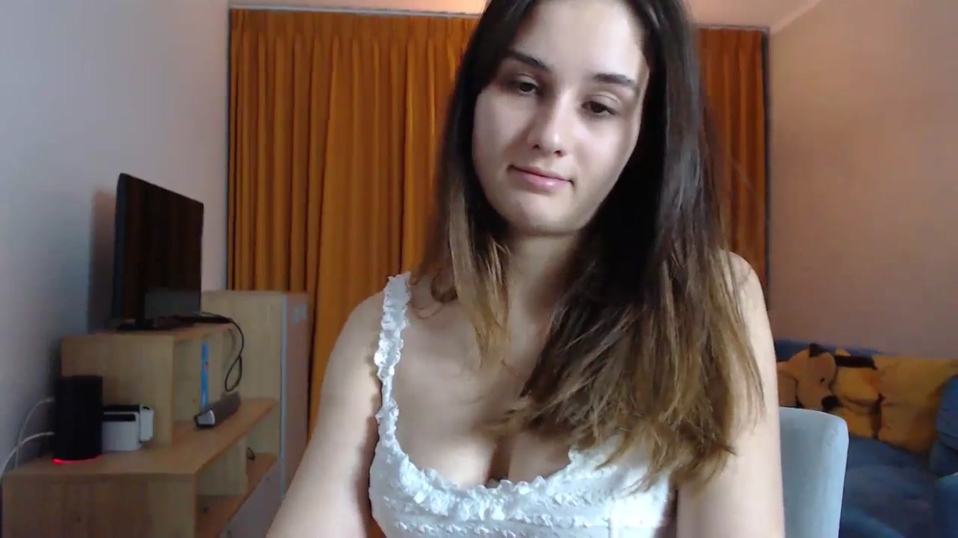 Gallery image thumbnail from YoungLilMary's myfreecams stream on, 10/06/2024, 01:59 image 19 of 20