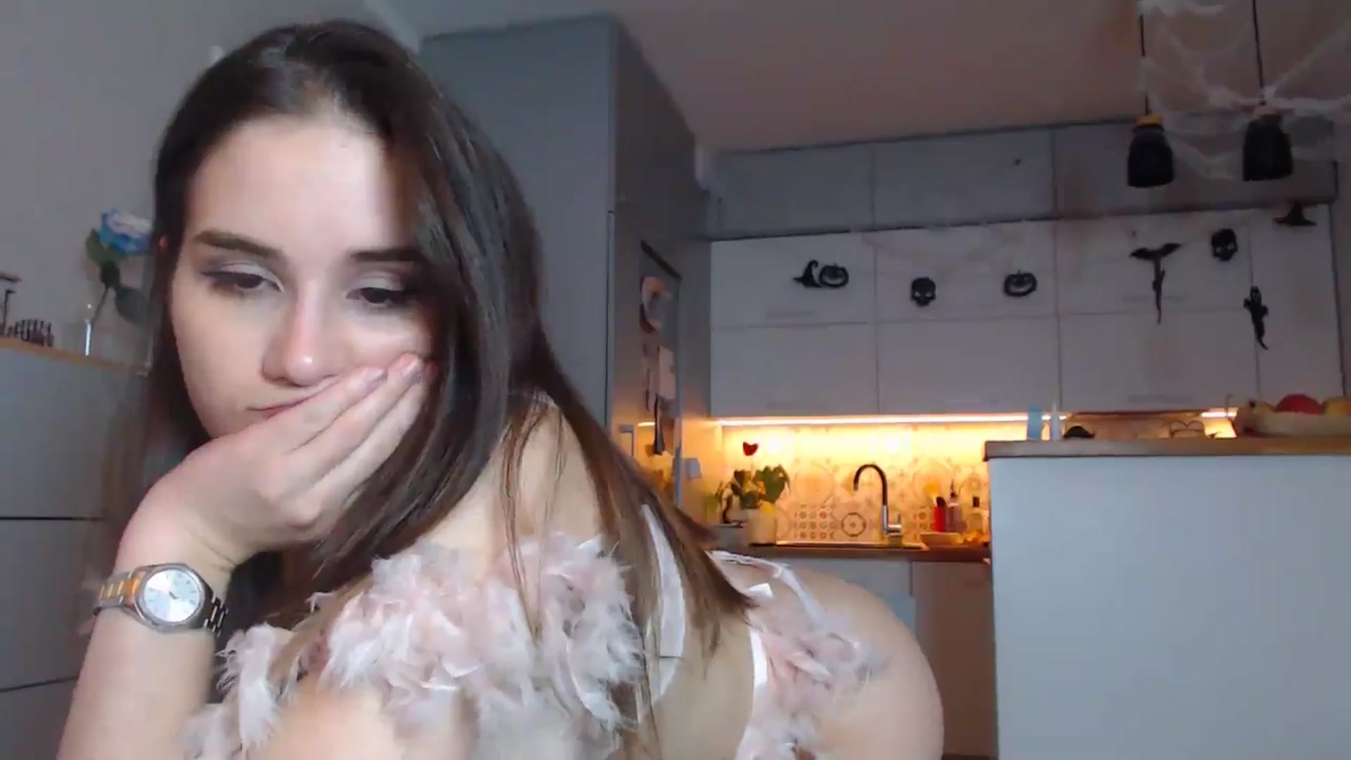 Gallery image thumbnail from YoungLilMary's myfreecams stream on, 10/21/2024, 23:45 image 18 of 20