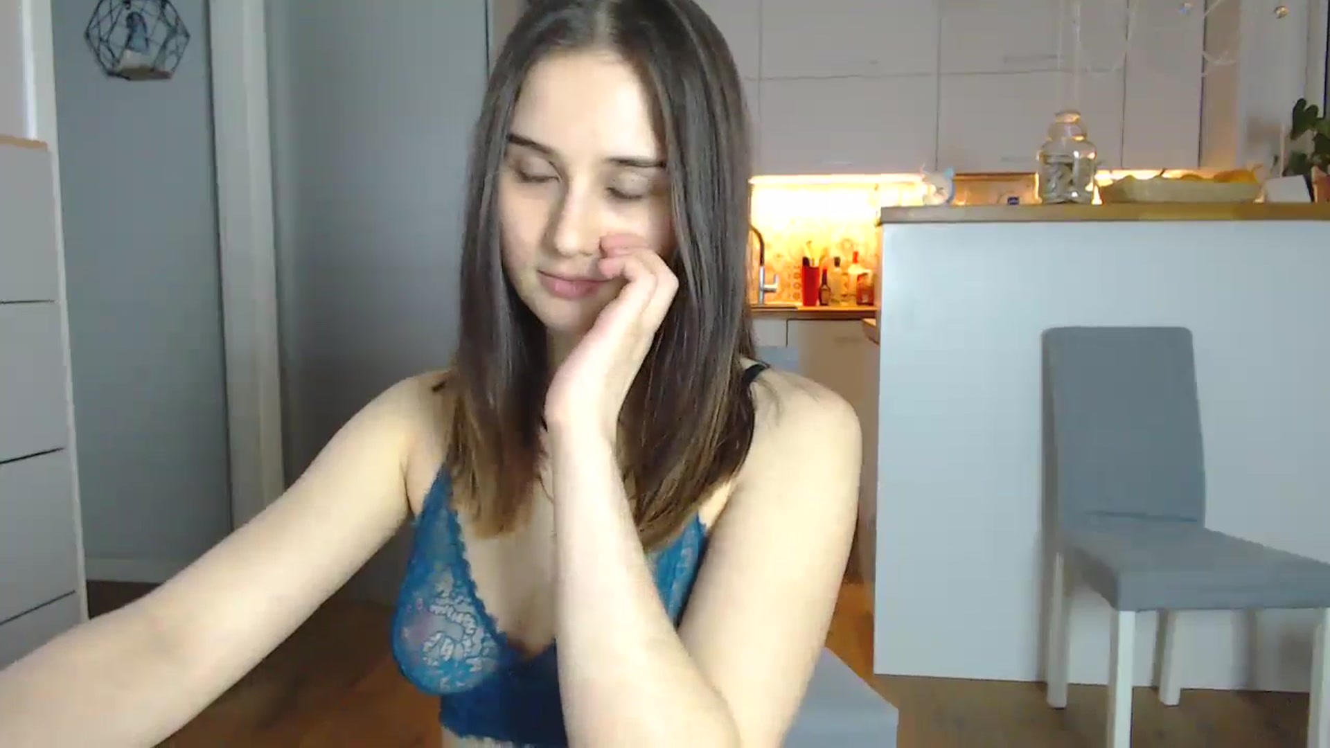 Gallery image thumbnail from YoungLilMary's myfreecams stream on, 12/09/2024, 02:01 image 11 of 20