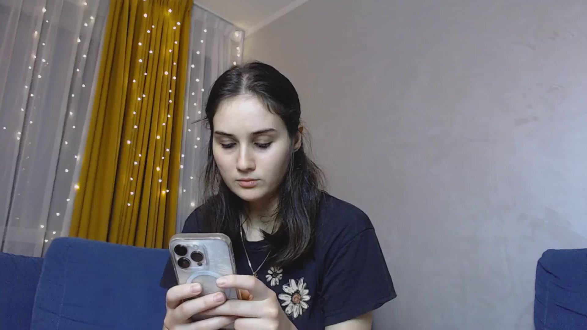 Gallery image thumbnail from YoungLilMary's myfreecams stream on, 12/22/2024, 20:24 image 17 of 20