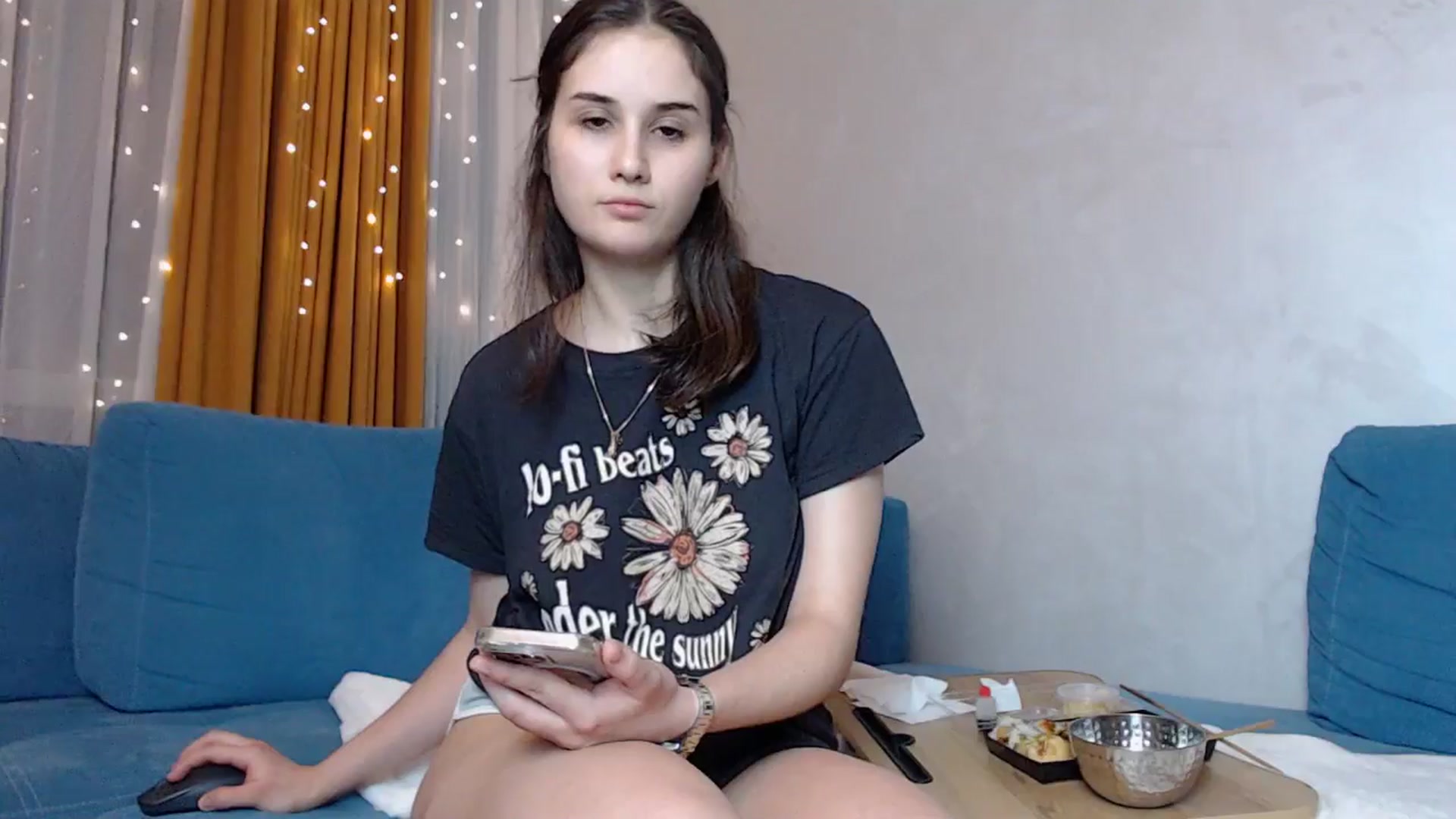 Gallery image thumbnail from YoungLilMary's myfreecams stream on, 12/22/2024, 20:24 image 6 of 20