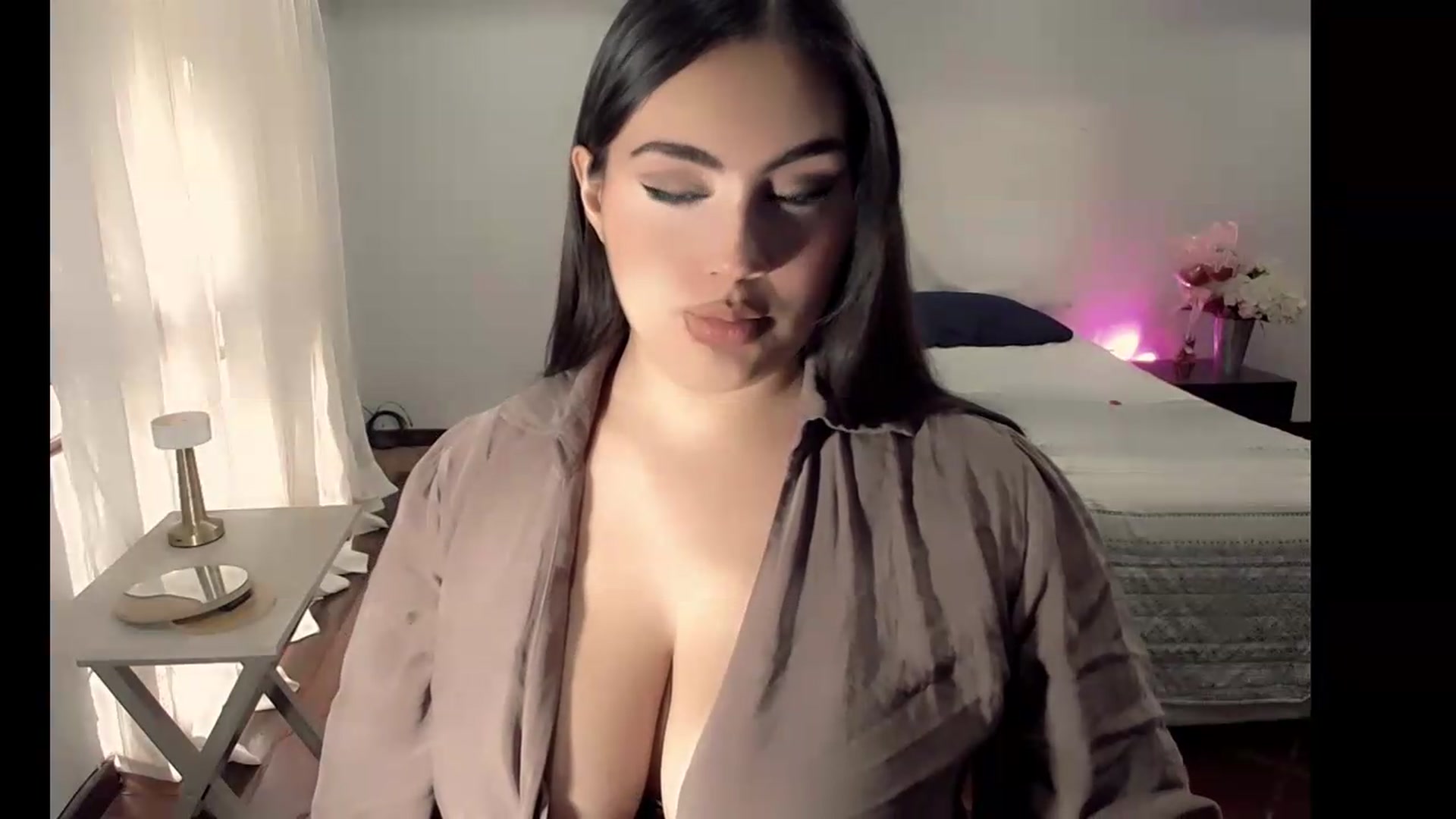 Gallery image thumbnail from YoungRedVelvet's myfreecams stream on, 08/16/2026, 20:06 image 10 of 20