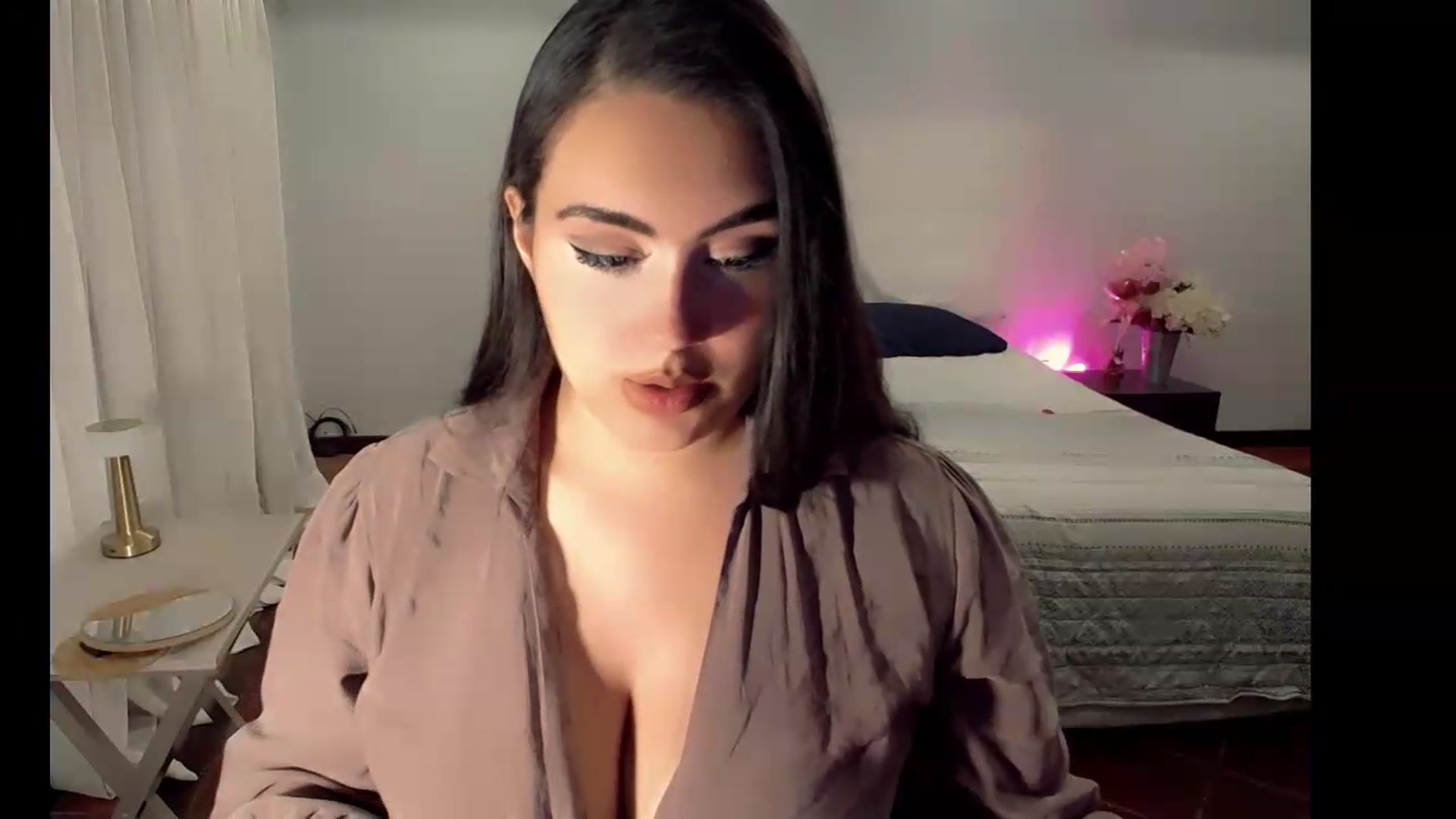 Gallery image thumbnail from YoungRedVelvet's myfreecams stream on, 08/17/2026, 02:17 image 13 of 20
