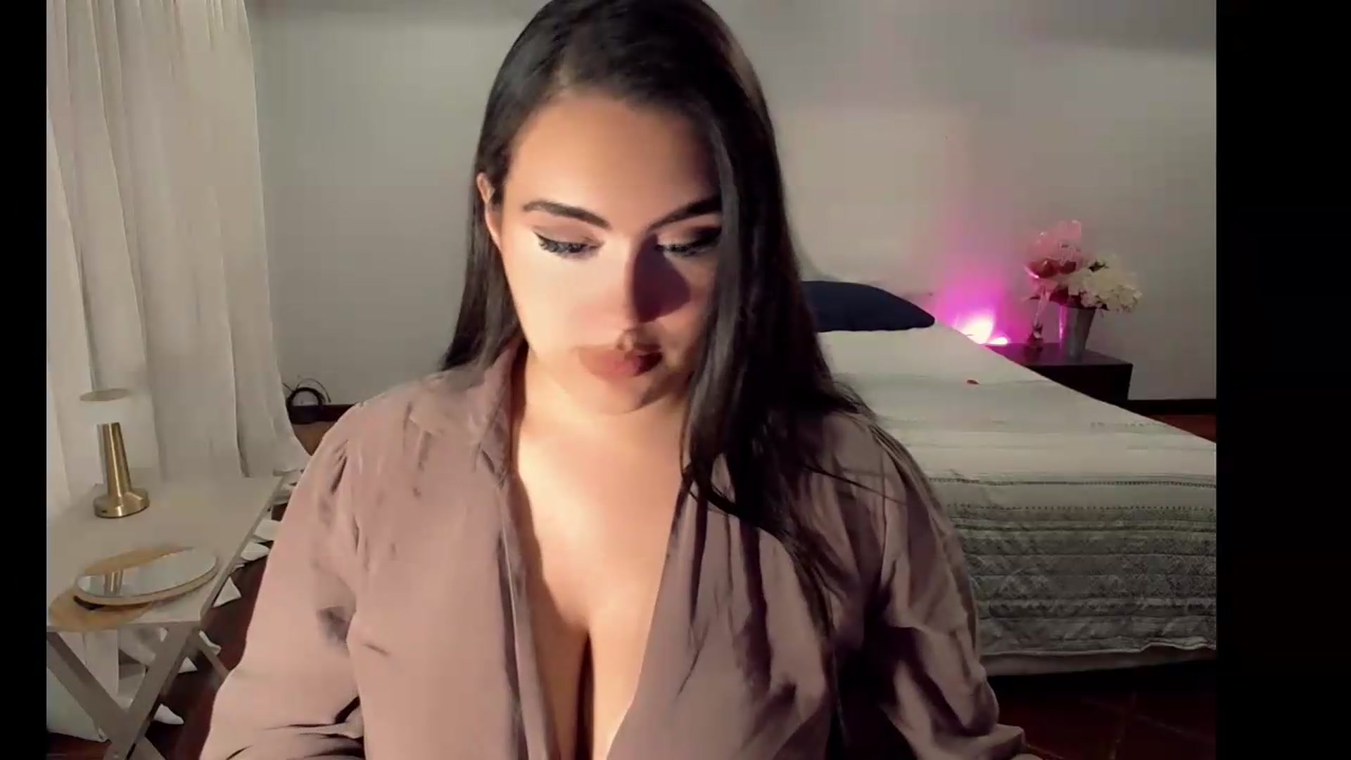 Gallery image thumbnail from YoungRedVelvet's myfreecams stream on, 08/17/2026, 02:17 image 18 of 20