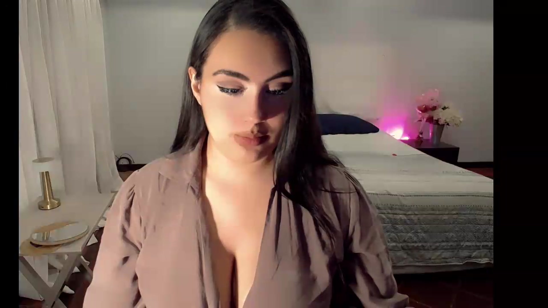 Gallery image thumbnail from YoungRedVelvet's myfreecams stream on, 08/17/2026, 02:17 image 17 of 20