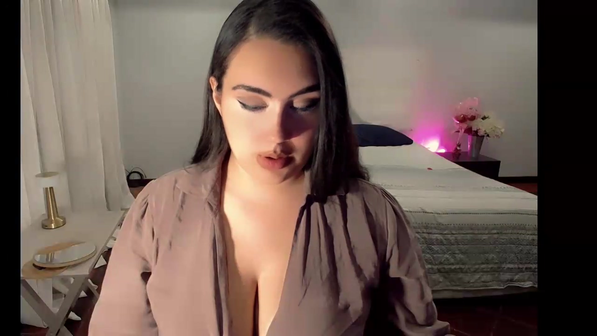 Gallery image thumbnail from YoungRedVelvet's myfreecams stream on, 08/17/2026, 02:17 image 11 of 20
