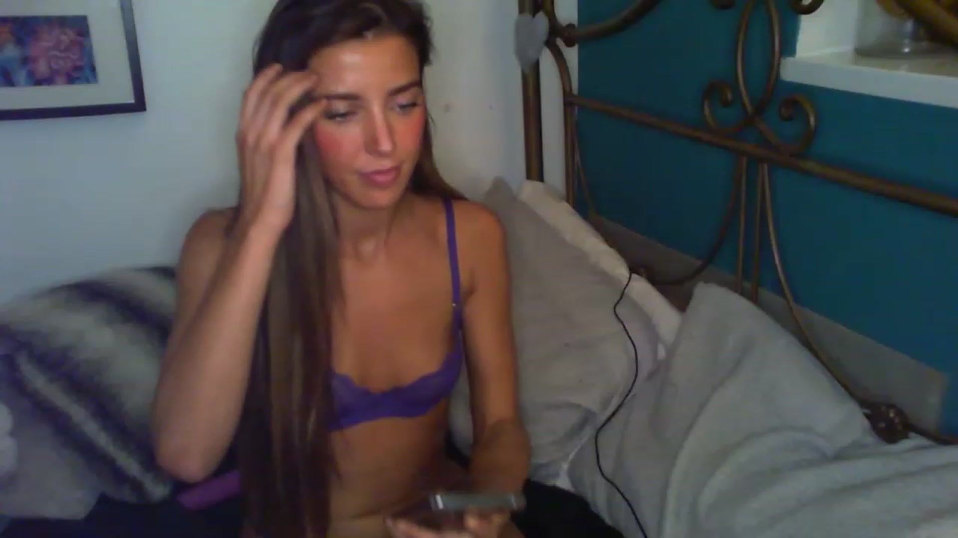 Gallery image thumbnail from YoungSlutx's myfreecams stream on, 11/21/2022, 01:08 image 6 of 20