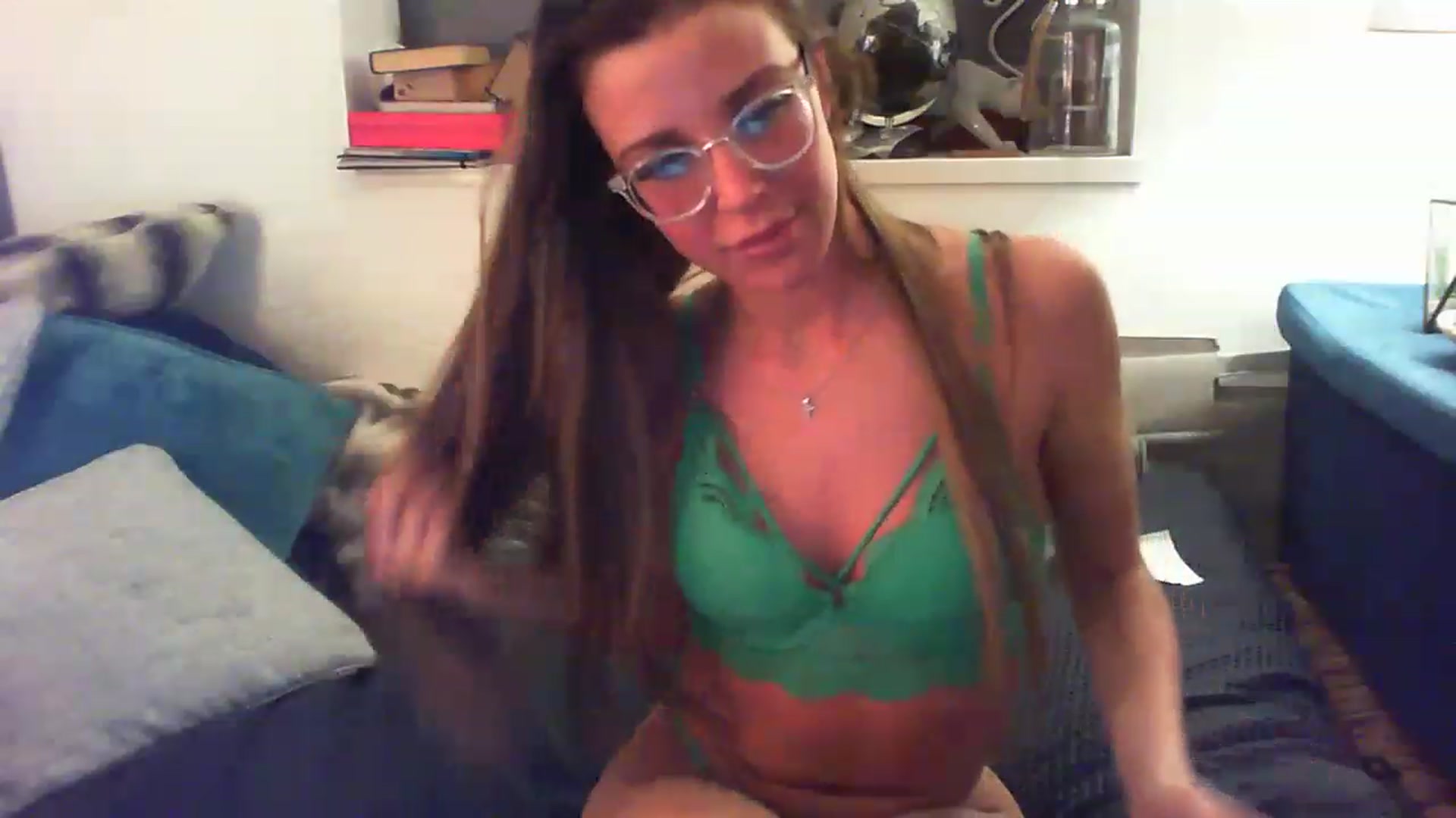 Gallery image thumbnail from YoungSlutx's myfreecams stream on, 12/09/2022, 02:30 image 7 of 20