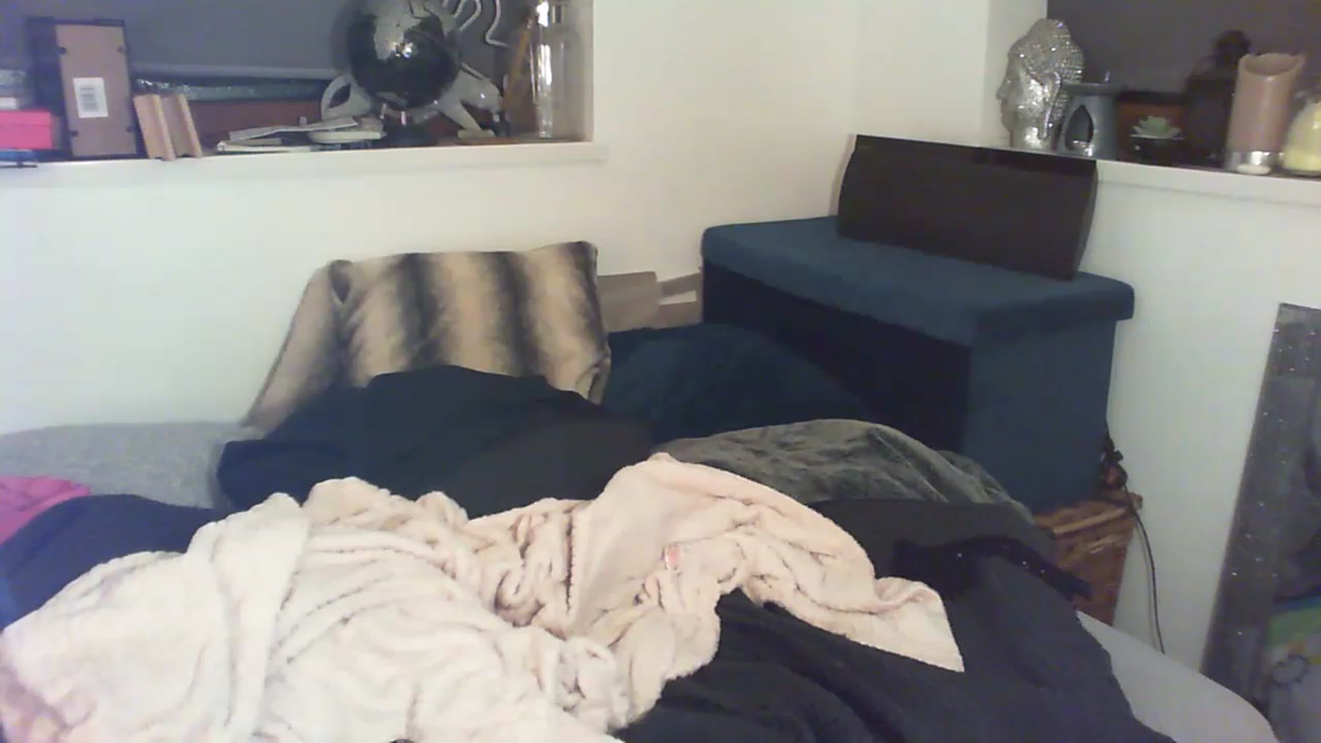 Gallery image thumbnail from YoungSlutx's myfreecams stream on, 12/09/2022, 22:07 image 1 of 20