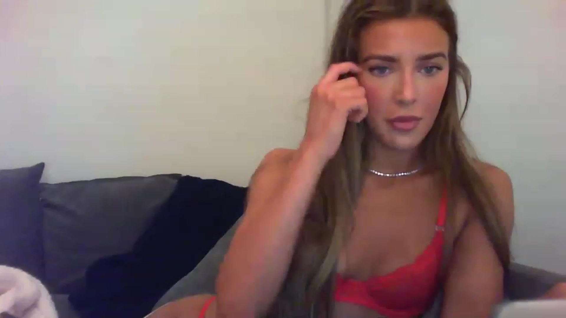 Gallery image thumbnail from YoungSlutx's myfreecams stream on, 03/11/2023, 21:56 image 19 of 20