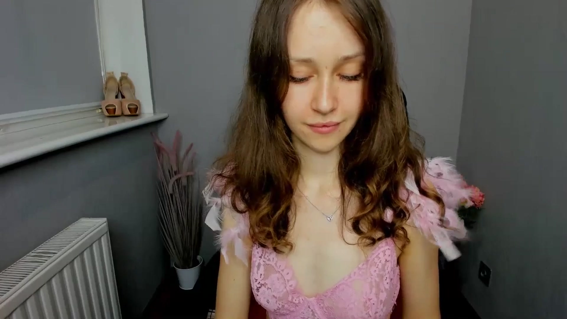 Gallery image thumbnail from Young_Afina's myfreecams stream on, 08/03/2025, 15:54 image 9 of 20