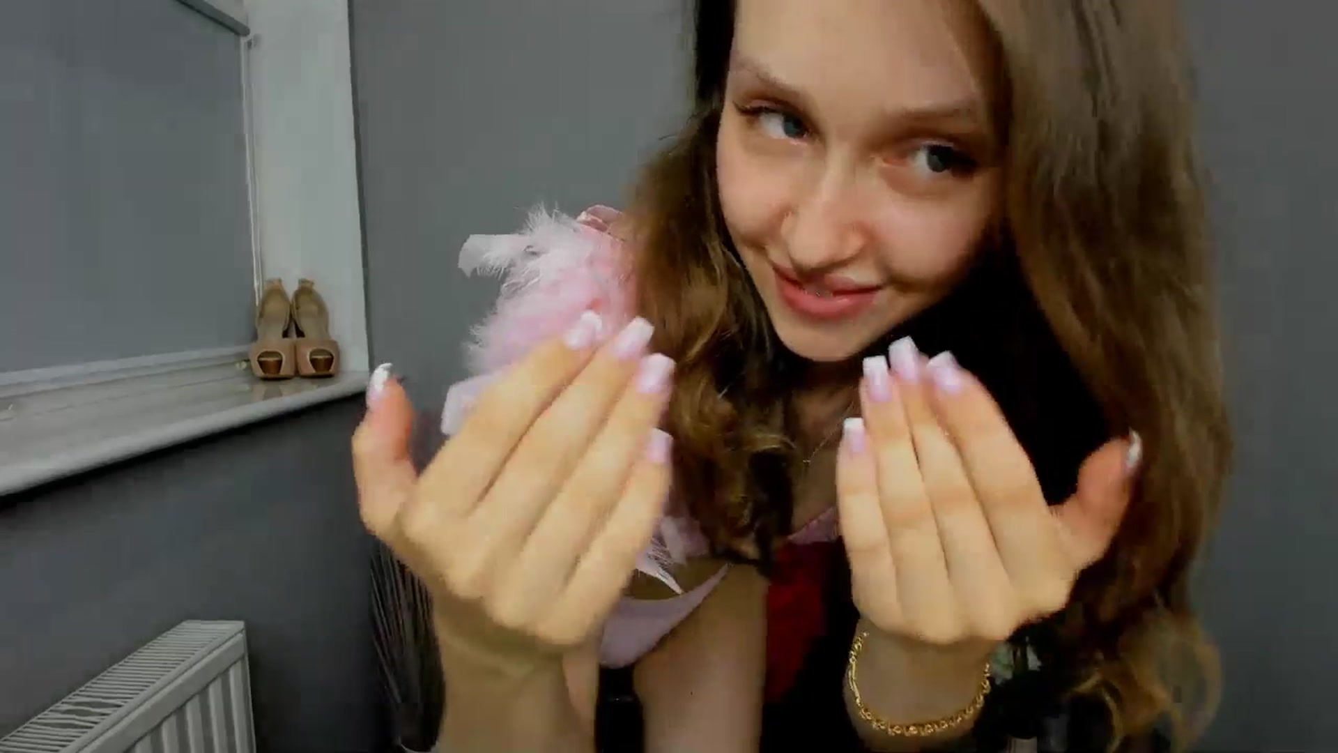 Gallery image thumbnail from Young_Afina's myfreecams stream on, 08/03/2025, 15:54 image 19 of 20