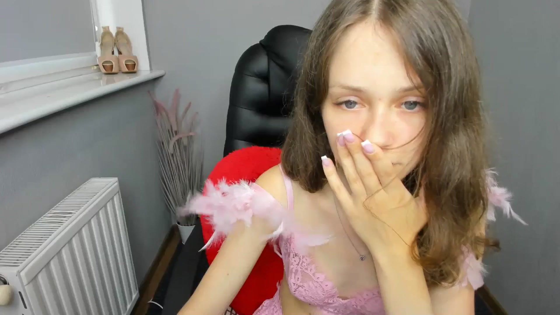 Gallery image thumbnail from Young_Afina's myfreecams stream on, 08/06/2025, 11:10 image 12 of 20