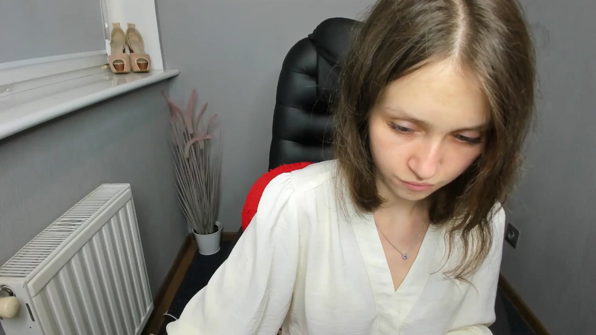 Gallery image thumbnail from Young_Afina's myfreecams stream on, 08/07/2025, 16:35 image 16 of 20
