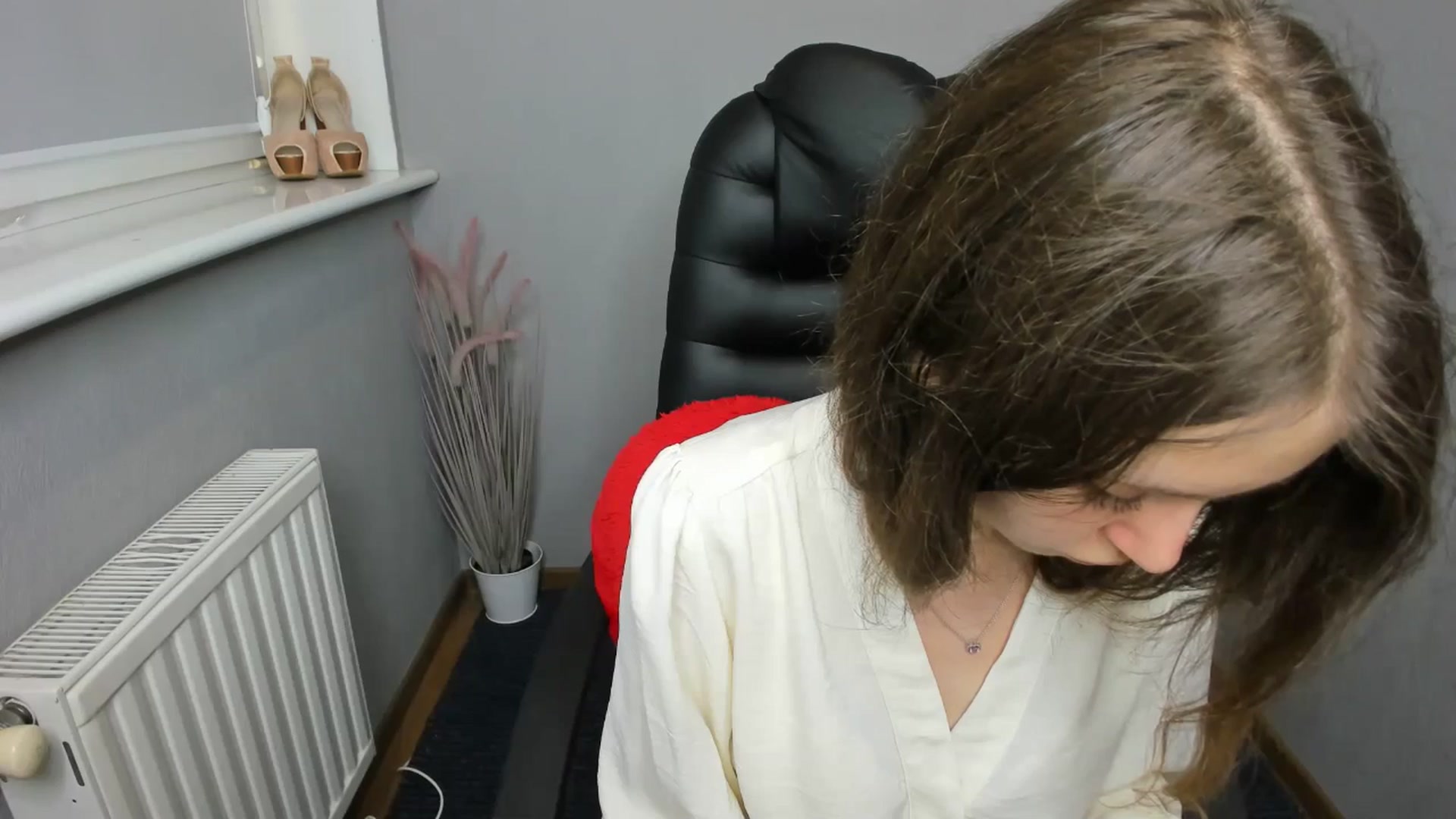 Gallery image thumbnail from Young_Afina's myfreecams stream on, 08/07/2025, 16:35 image 18 of 20