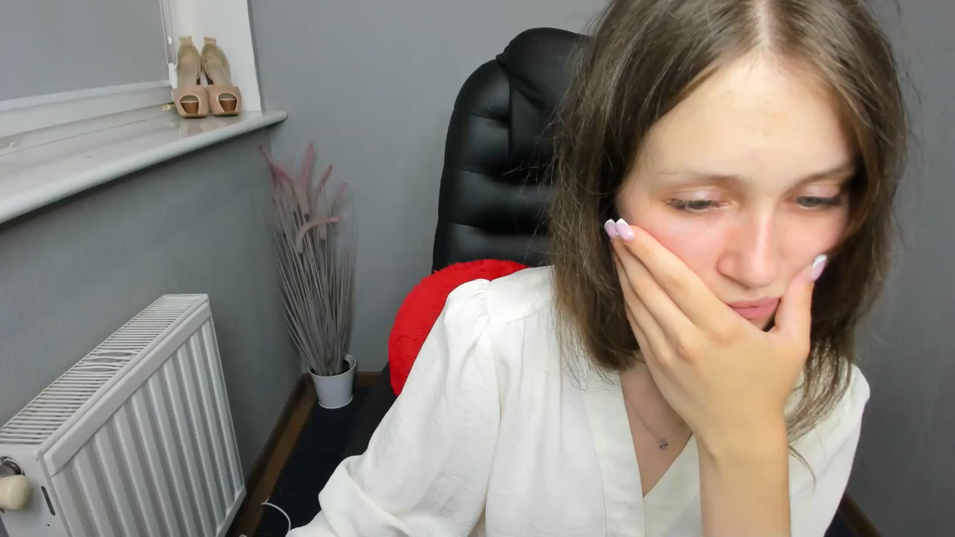 Gallery image thumbnail from Young_Afina's myfreecams stream on, 08/07/2025, 16:35 image 20 of 20