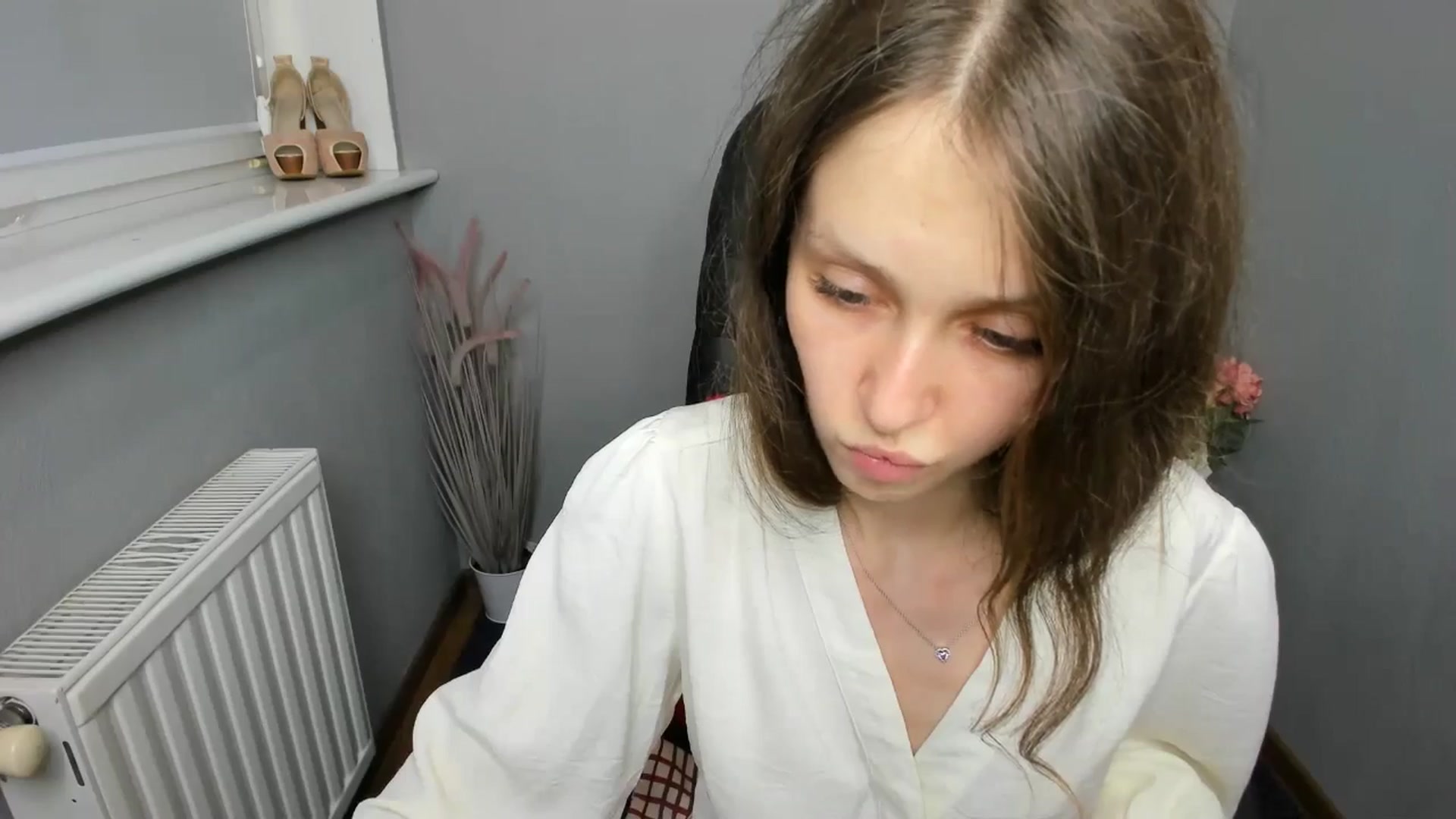 Gallery image thumbnail from Young_Afina's myfreecams stream on, 08/07/2025, 16:35 image 8 of 20