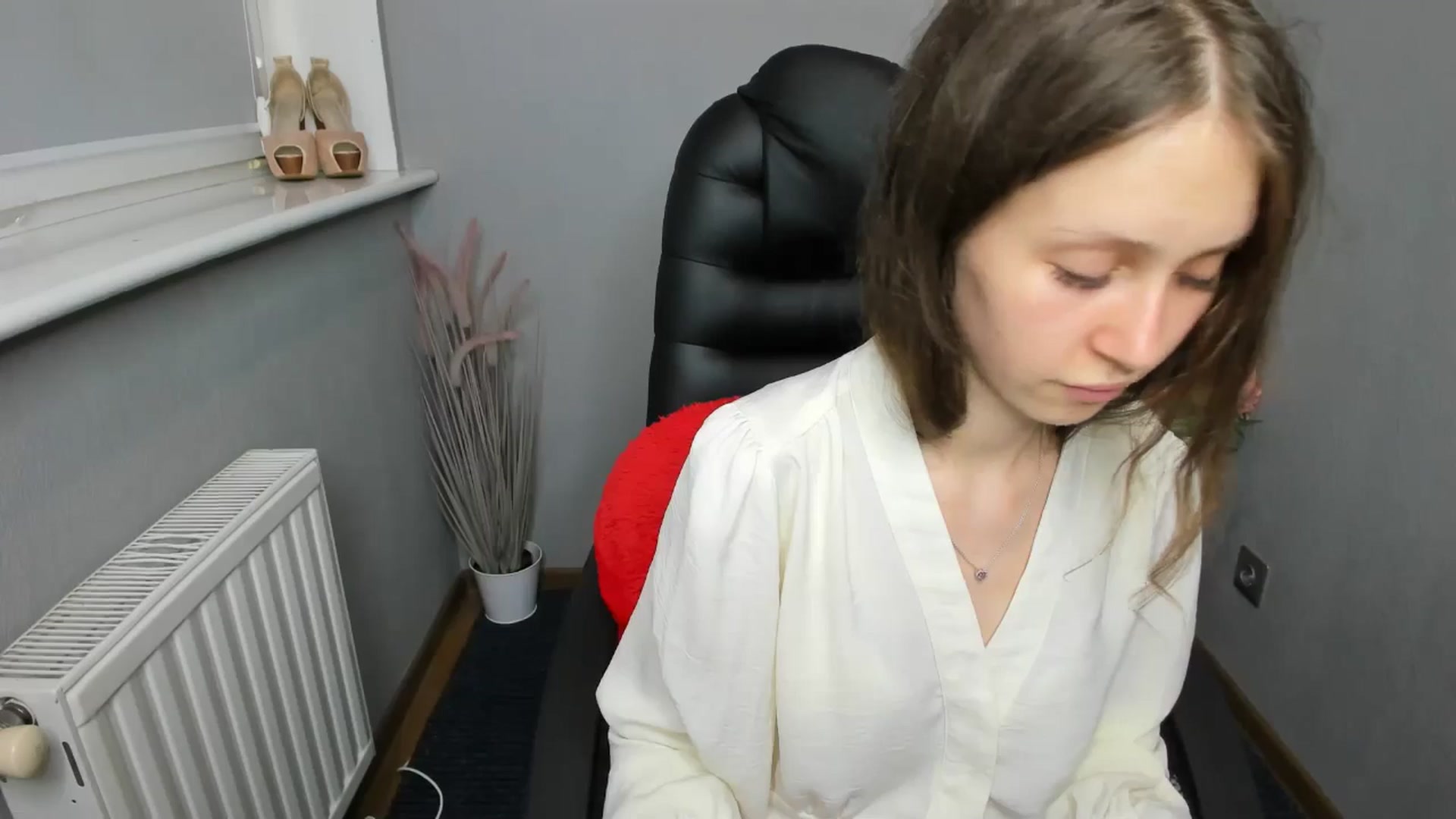 Gallery image thumbnail from Young_Afina's myfreecams stream on, 08/07/2025, 16:35 image 2 of 20