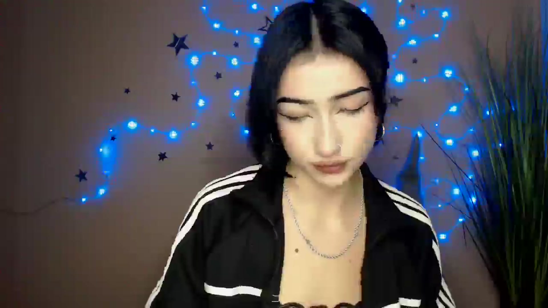 Gallery image thumbnail from Young_Evil's myfreecams stream on, 12/22/2025, 15:45 image 20 of 20