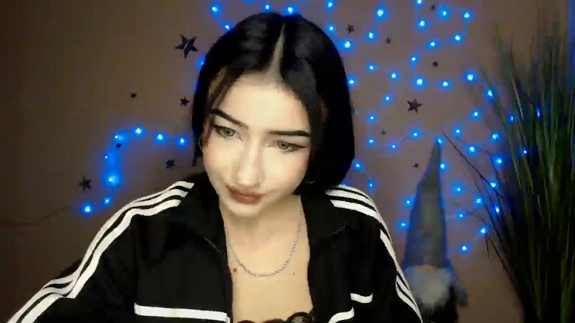 Gallery image thumbnail from Young_Evil's myfreecams stream on, 12/22/2025, 15:45 image 5 of 20