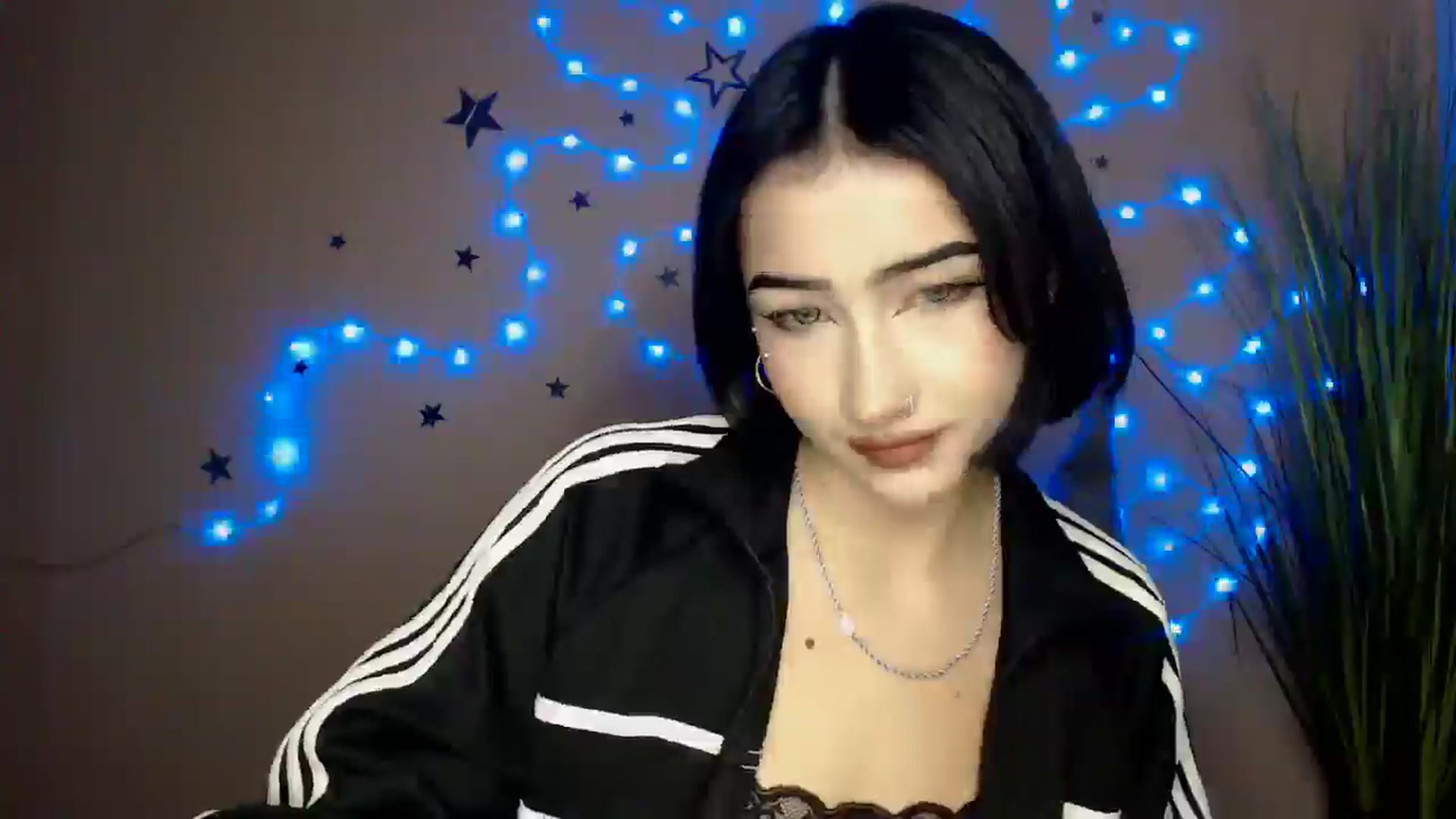 Gallery image thumbnail from Young_Evil's myfreecams stream on, 12/22/2025, 15:45 image 16 of 20
