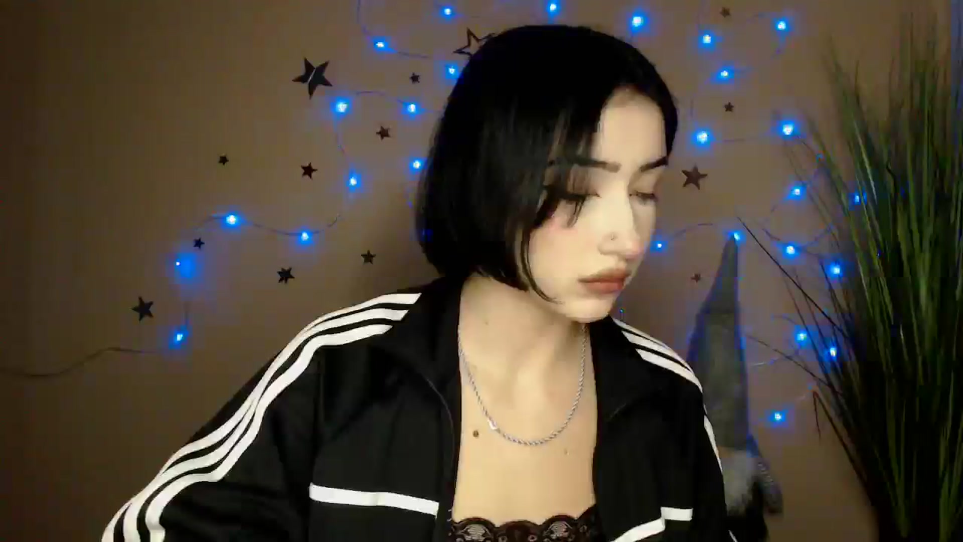 Gallery image thumbnail from Young_Evil's myfreecams stream on, 12/22/2025, 15:45 image 7 of 20