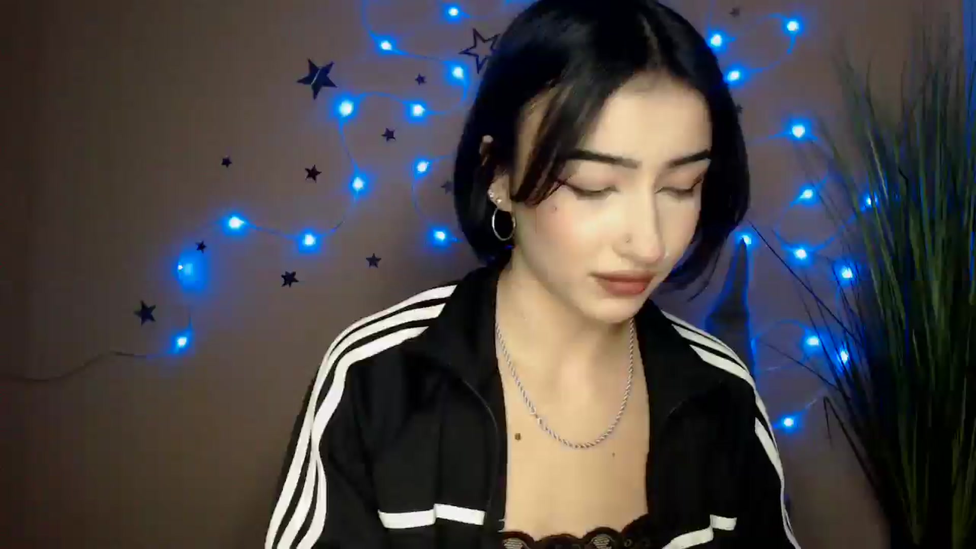 Gallery image thumbnail from Young_Evil's myfreecams stream on, 12/22/2025, 15:45 image 11 of 20