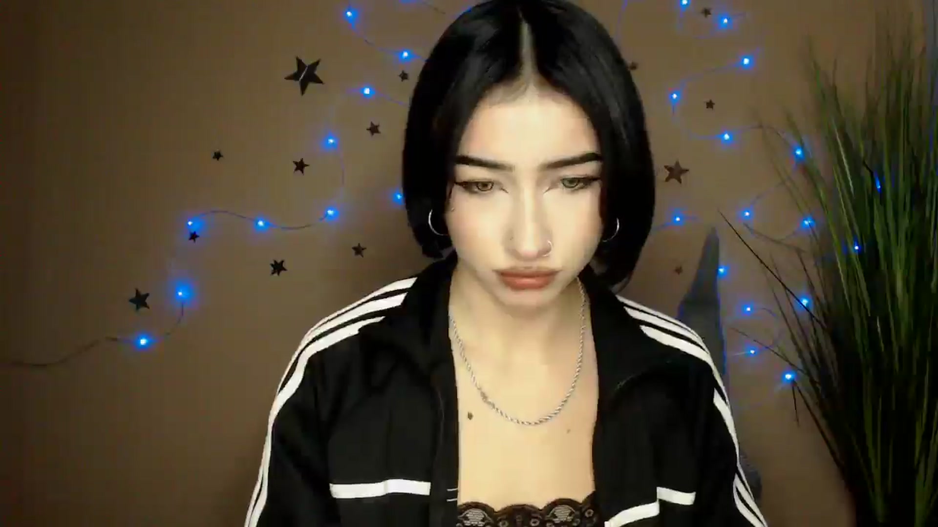 Gallery image thumbnail from Young_Evil's myfreecams stream on, 12/22/2025, 15:45 image 12 of 20
