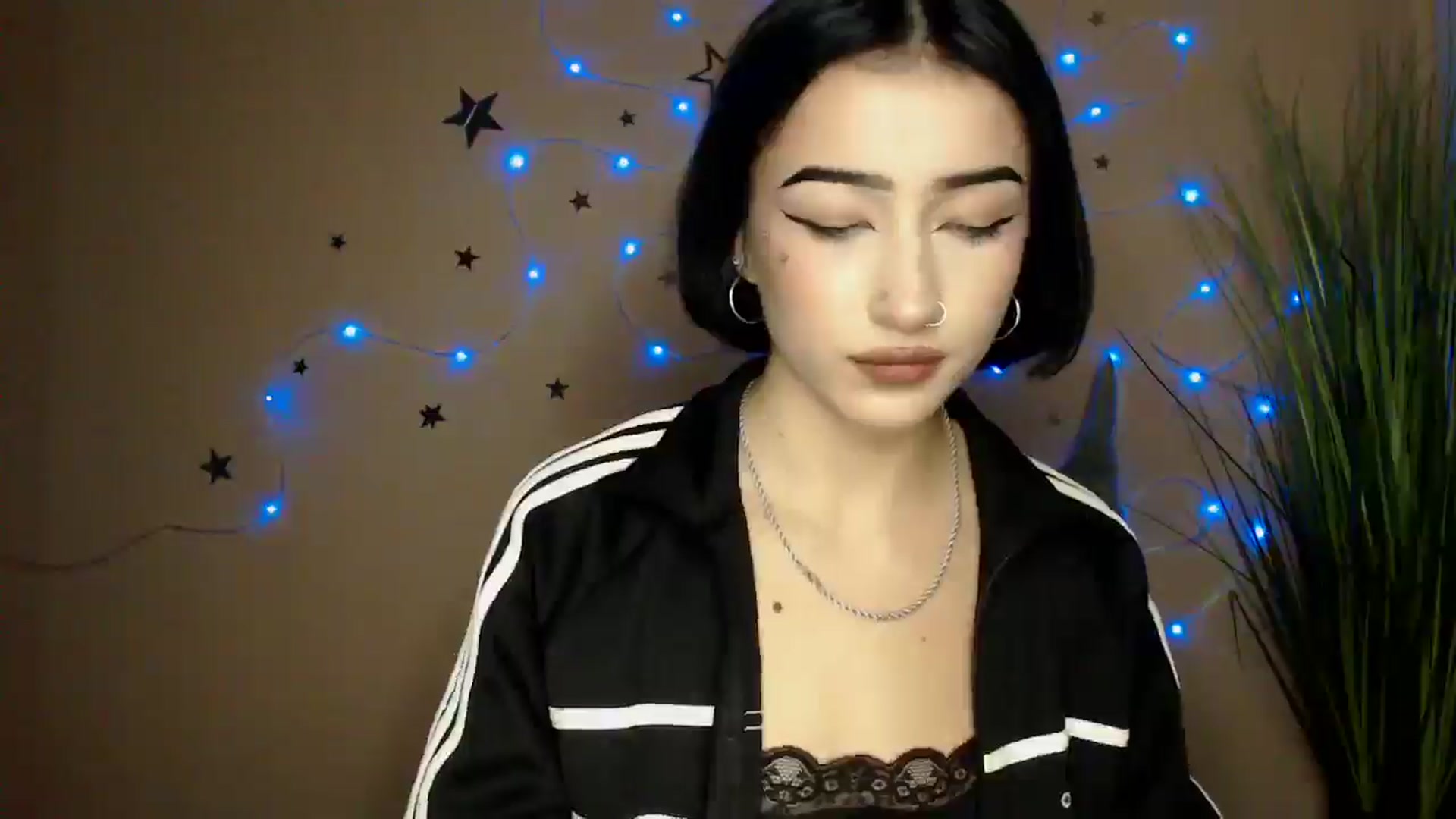 Gallery image thumbnail from Young_Evil's myfreecams stream on, 12/22/2025, 15:45 image 8 of 20
