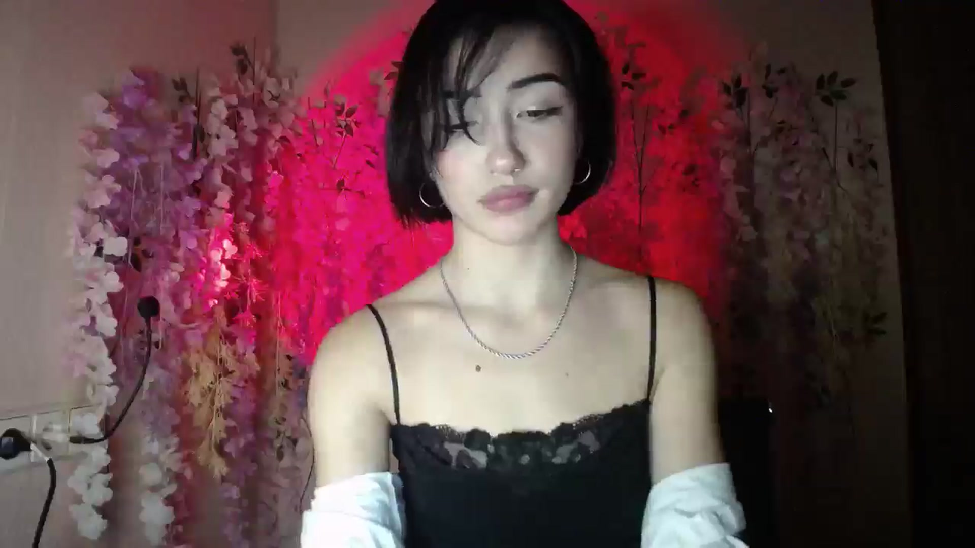 Gallery image thumbnail from Young_Evil's myfreecams stream on, 12/23/2025, 18:09 image 20 of 20