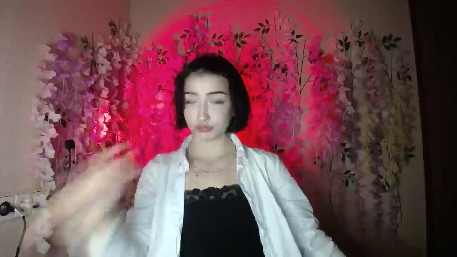Gallery image thumbnail from Young_Evil's myfreecams stream on, 12/23/2025, 18:09 image 9 of 20