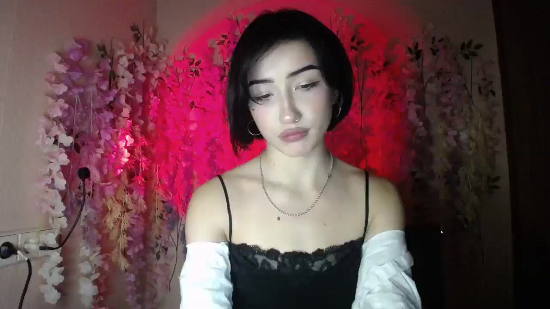 Gallery image thumbnail from Young_Evil's myfreecams stream on, 12/23/2025, 18:09 image 18 of 20