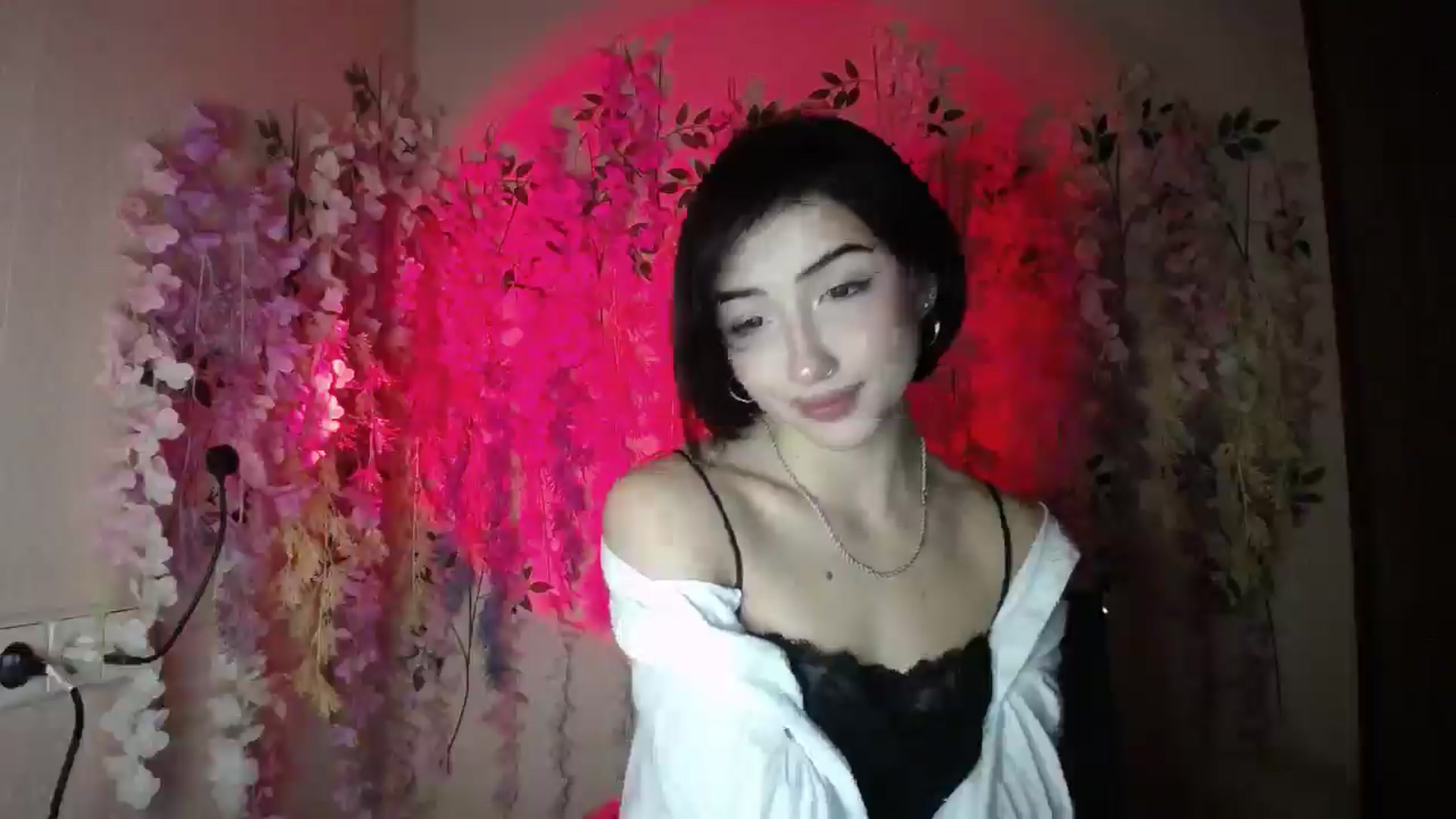 Gallery image thumbnail from Young_Evil's myfreecams stream on, 12/23/2025, 18:09 image 14 of 20