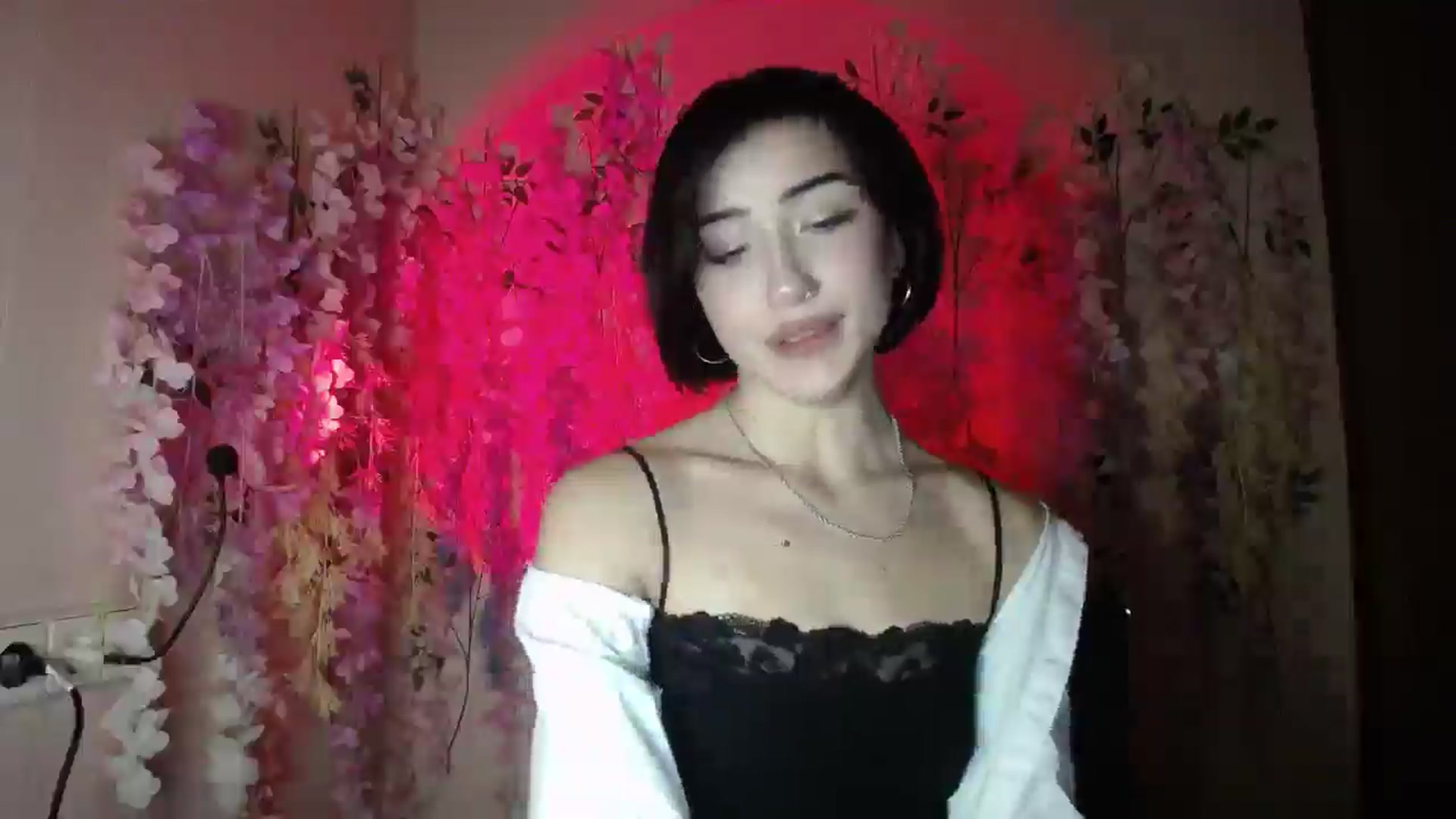 Gallery image thumbnail from Young_Evil's myfreecams stream on, 12/23/2025, 18:09 image 17 of 20