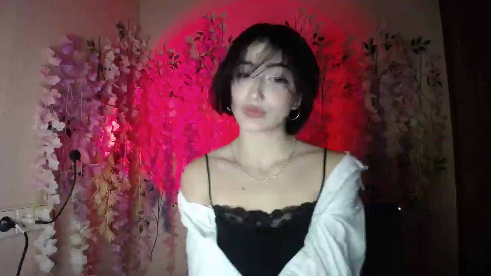 Gallery image thumbnail from Young_Evil's myfreecams stream on, 12/23/2025, 18:09 image 13 of 20