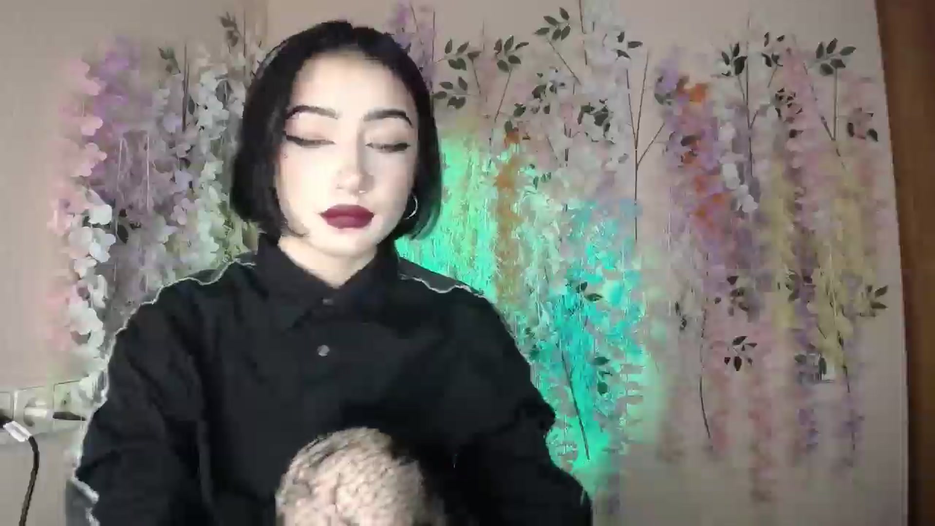 Gallery image thumbnail from Young_Evil's myfreecams stream on, 12/24/2025, 14:03 image 9 of 20