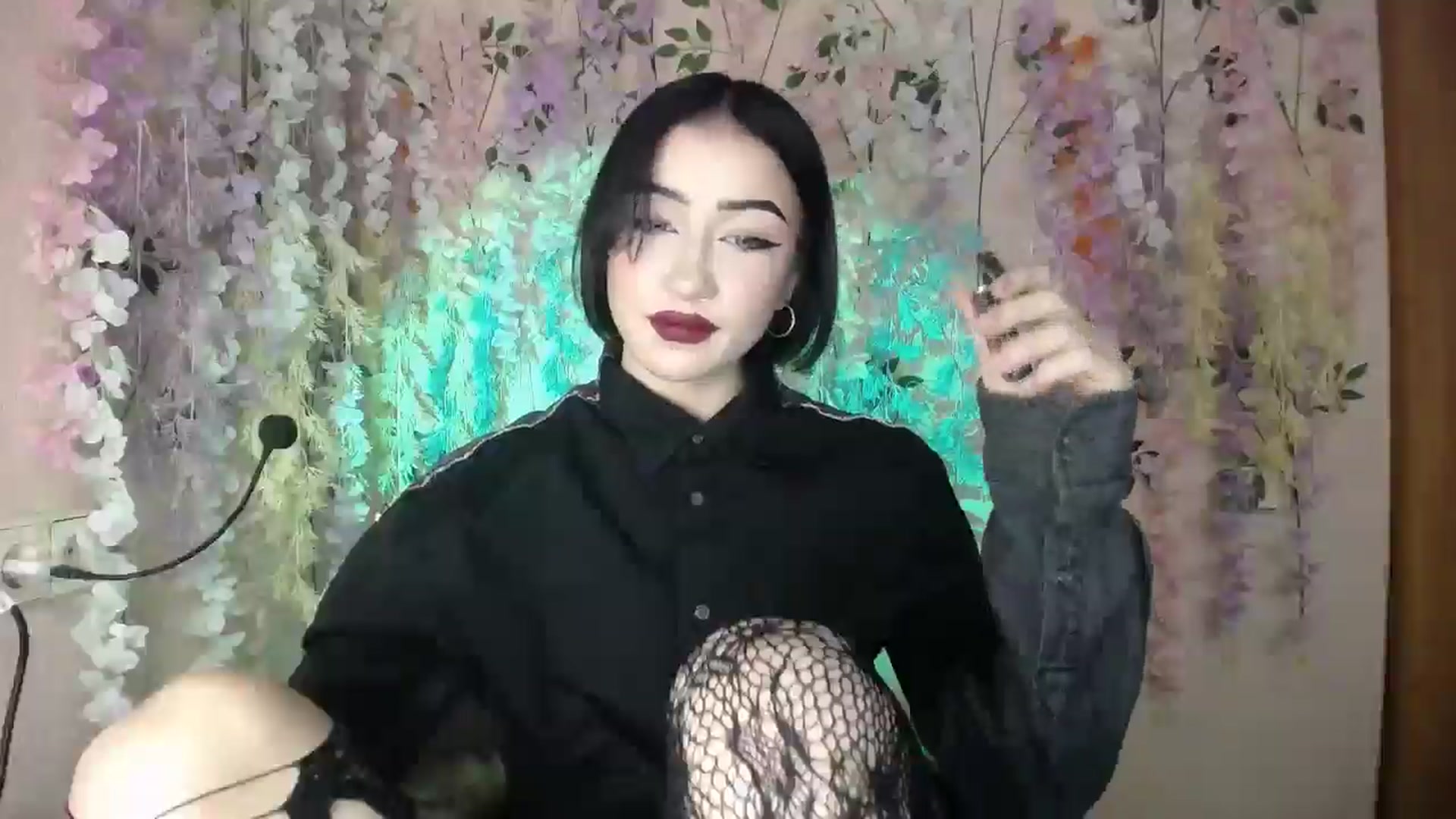Gallery image thumbnail from Young_Evil's myfreecams stream on, 12/24/2025, 14:03 image 16 of 20