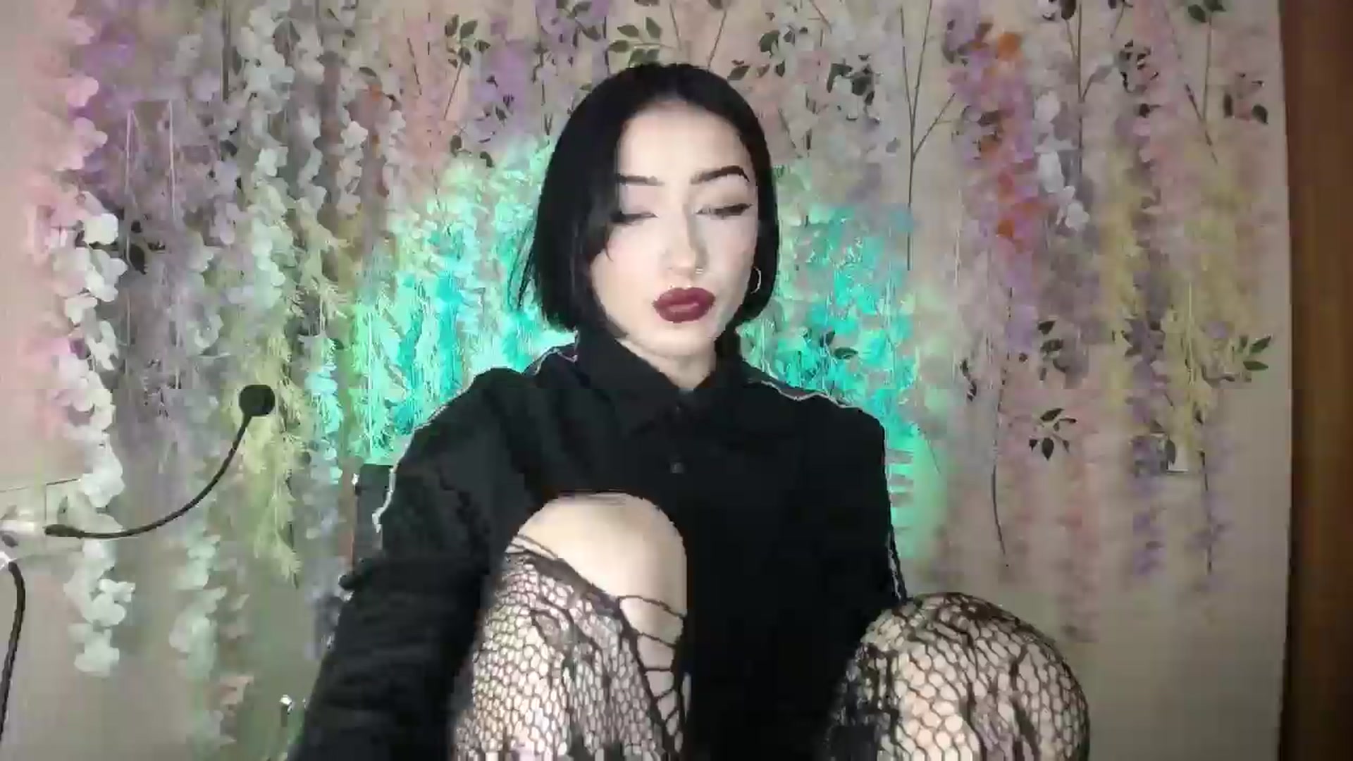 Gallery image thumbnail from Young_Evil's myfreecams stream on, 12/24/2025, 14:03 image 20 of 20