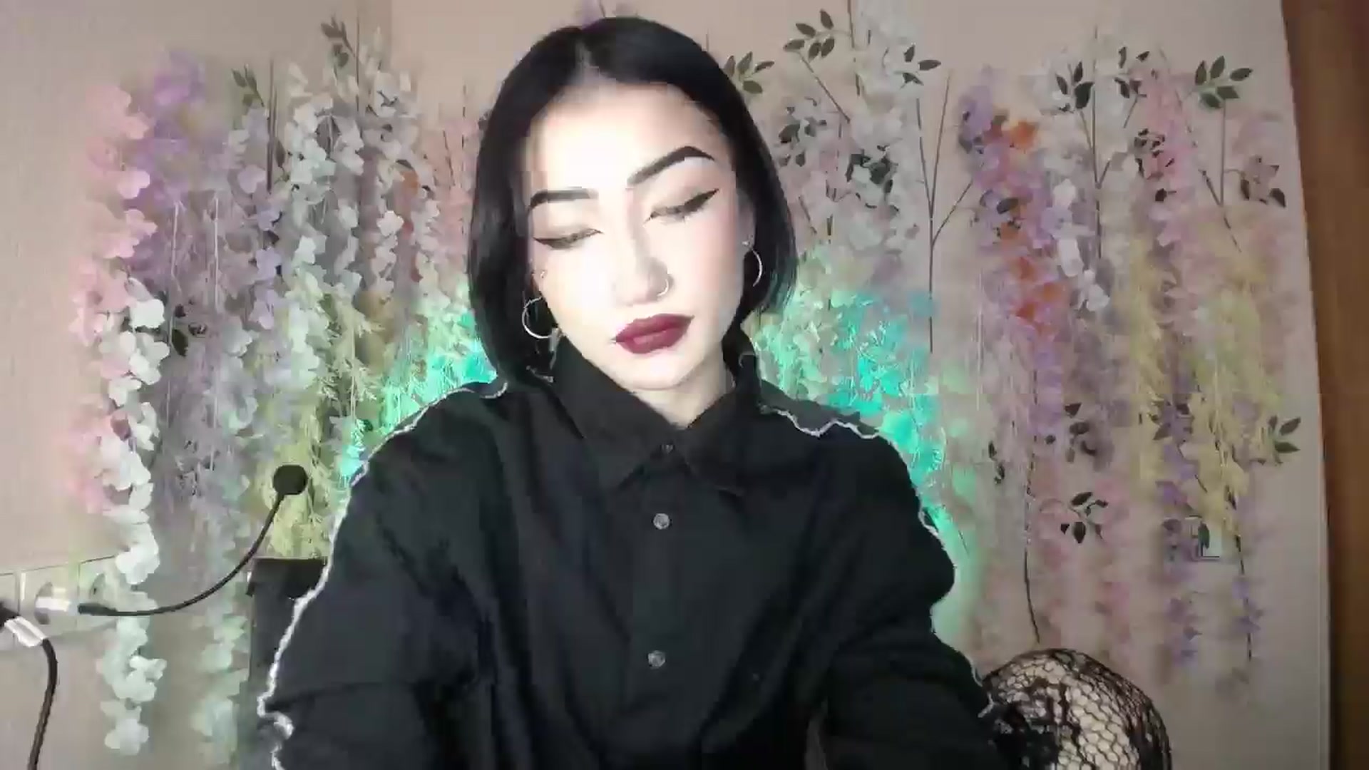 Gallery image thumbnail from Young_Evil's myfreecams stream on, 12/24/2025, 14:03 image 8 of 20
