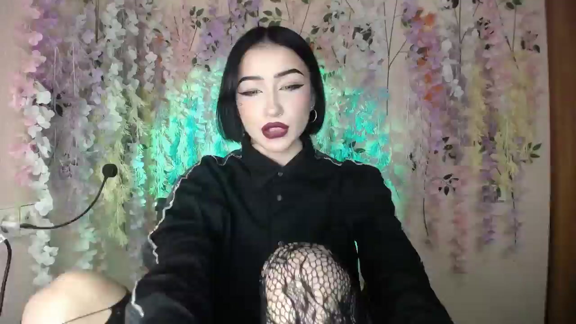 Gallery image thumbnail from Young_Evil's myfreecams stream on, 12/24/2025, 14:03 image 17 of 20