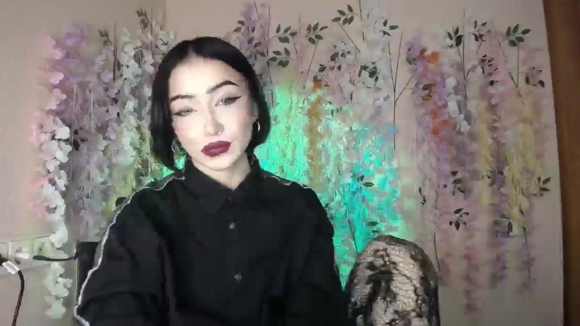 Gallery image thumbnail from Young_Evil's myfreecams stream on, 12/24/2025, 14:03 image 12 of 20
