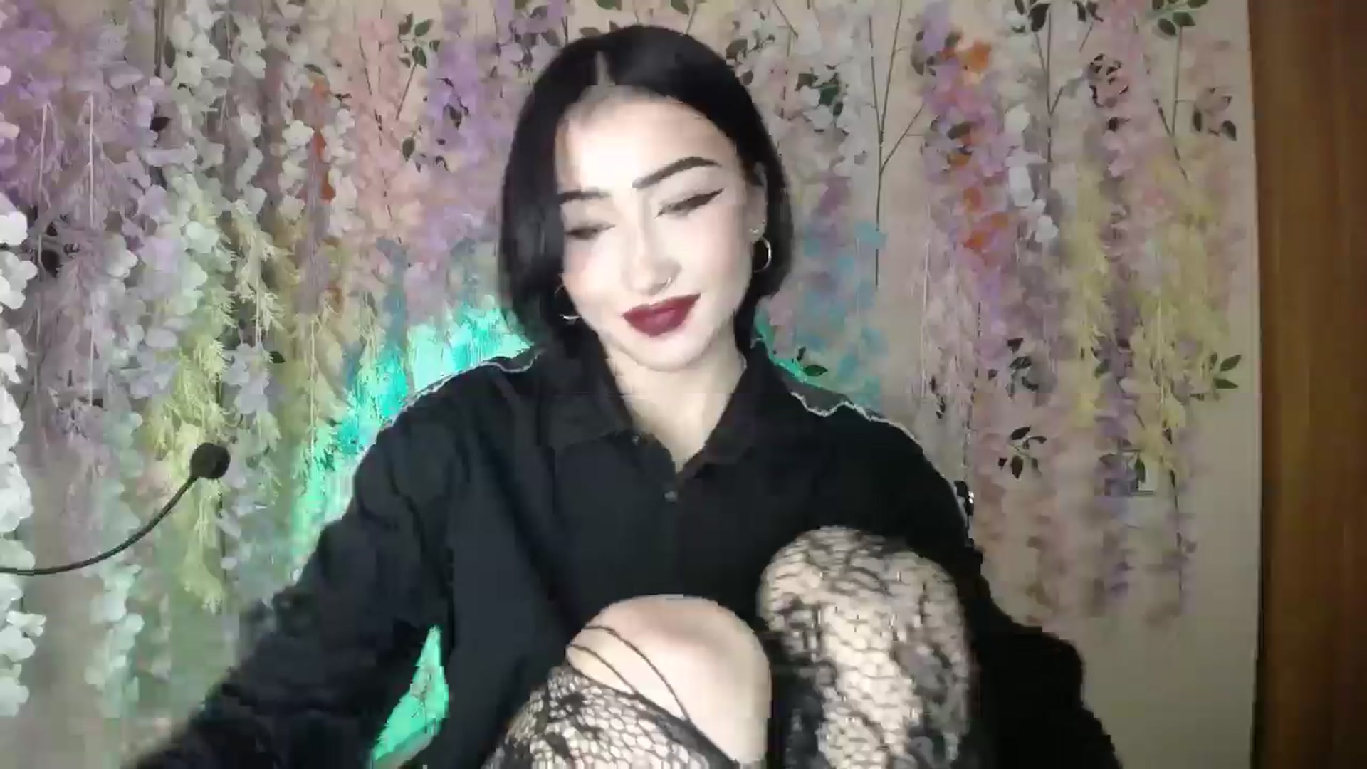 Gallery image thumbnail from Young_Evil's myfreecams stream on, 12/24/2025, 14:51 image 8 of 20