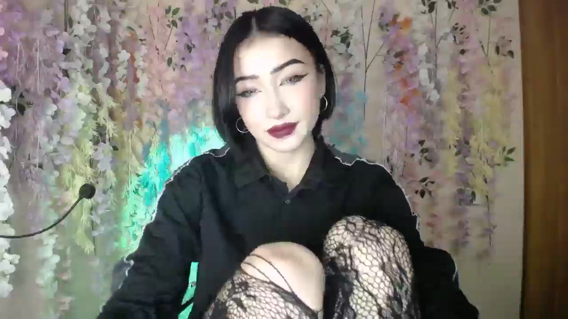 Gallery image thumbnail from Young_Evil's myfreecams stream on, 12/24/2025, 14:51 image 2 of 20